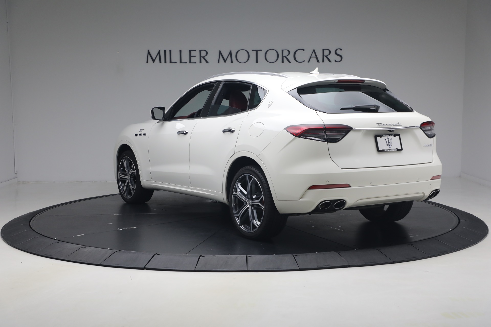 Used-2023-Maserati-Levante-GT