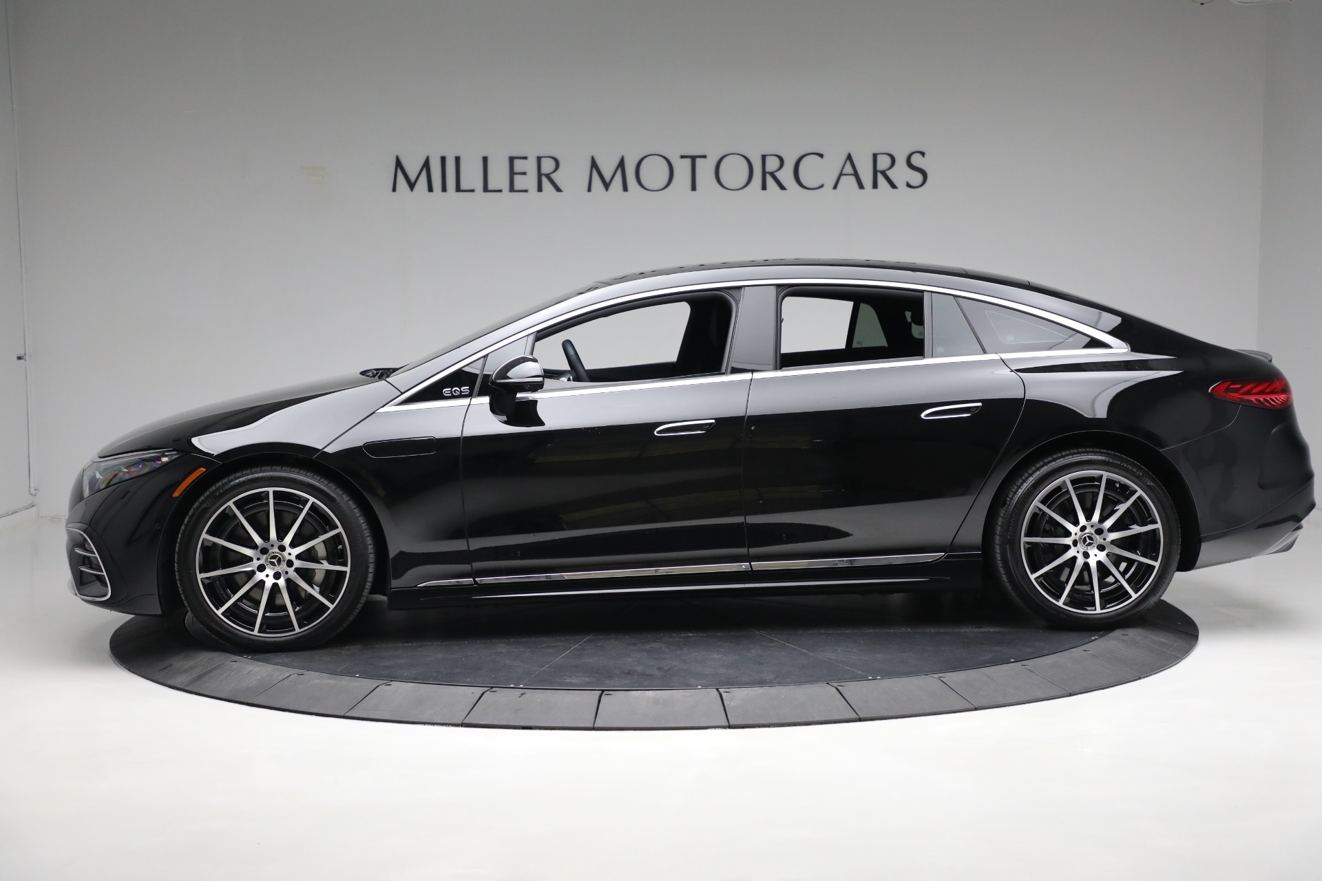 Used-2022-Mercedes-Benz-EQS-EQS-580-4MATIC