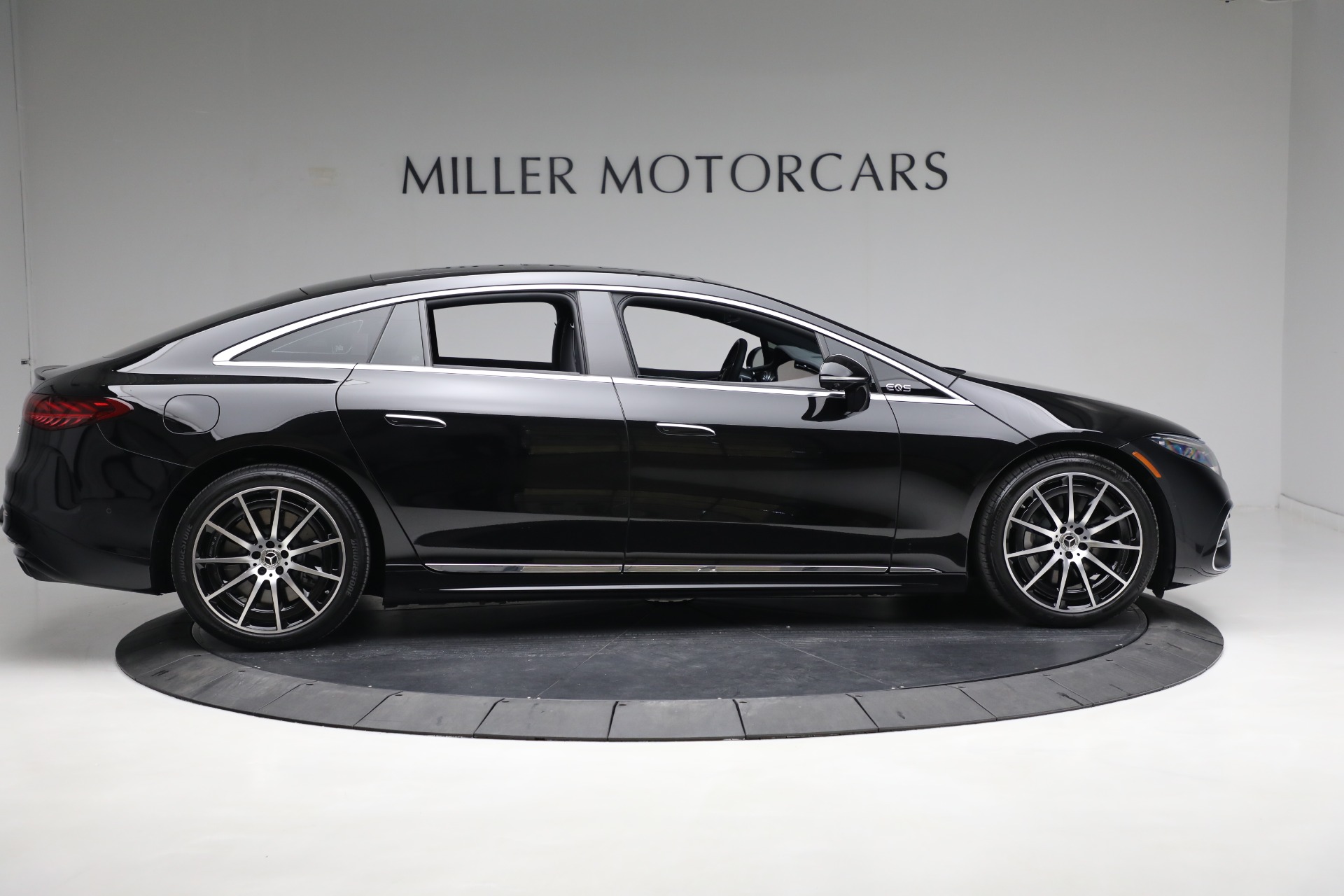 Used-2022-Mercedes-Benz-EQS-EQS-580-4MATIC