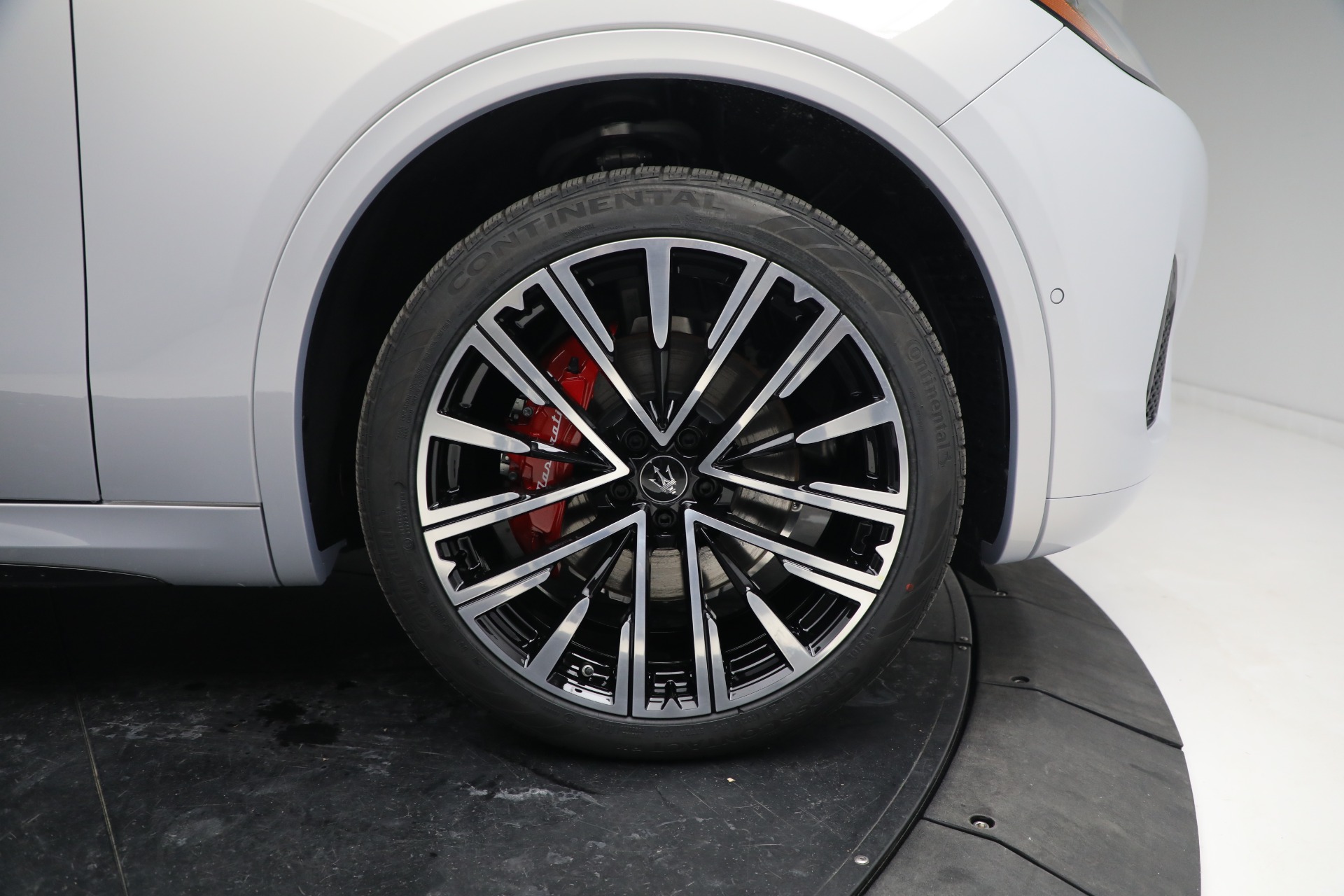 New-2023-Maserati-Grecale-Modena