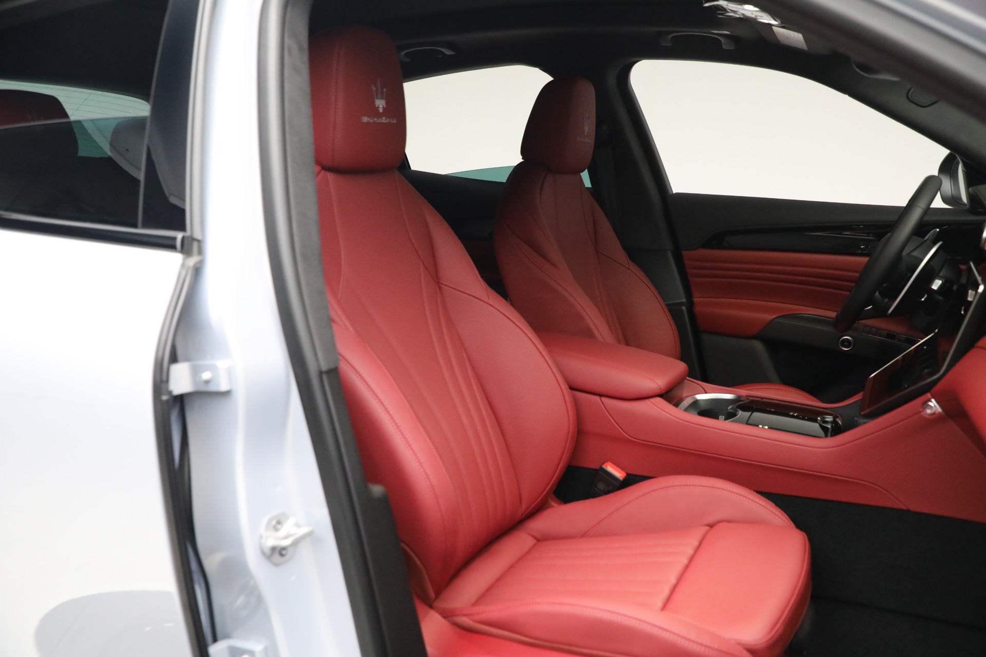 New-2023-Maserati-Grecale-Modena