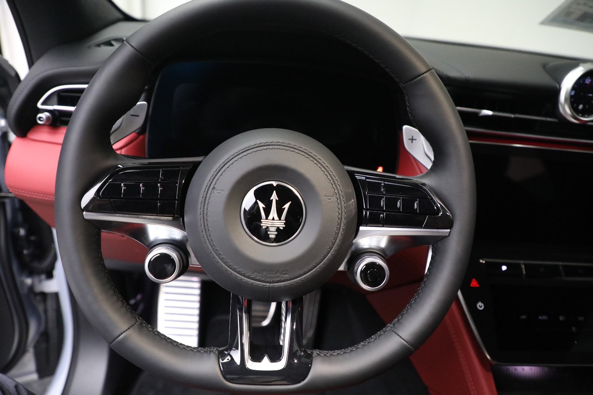 New-2023-Maserati-Grecale-Modena