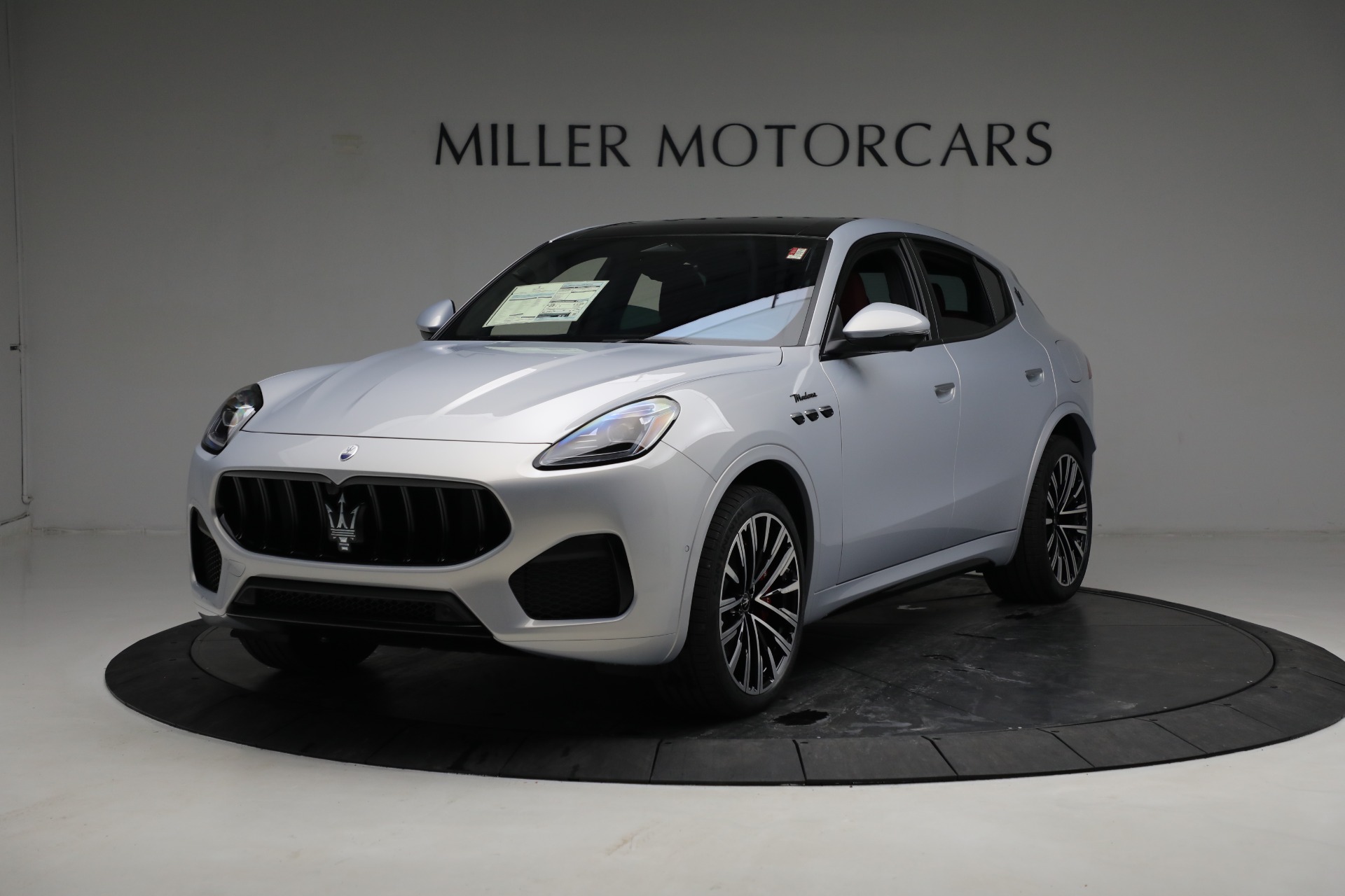 New-2023-Maserati-Grecale-Modena