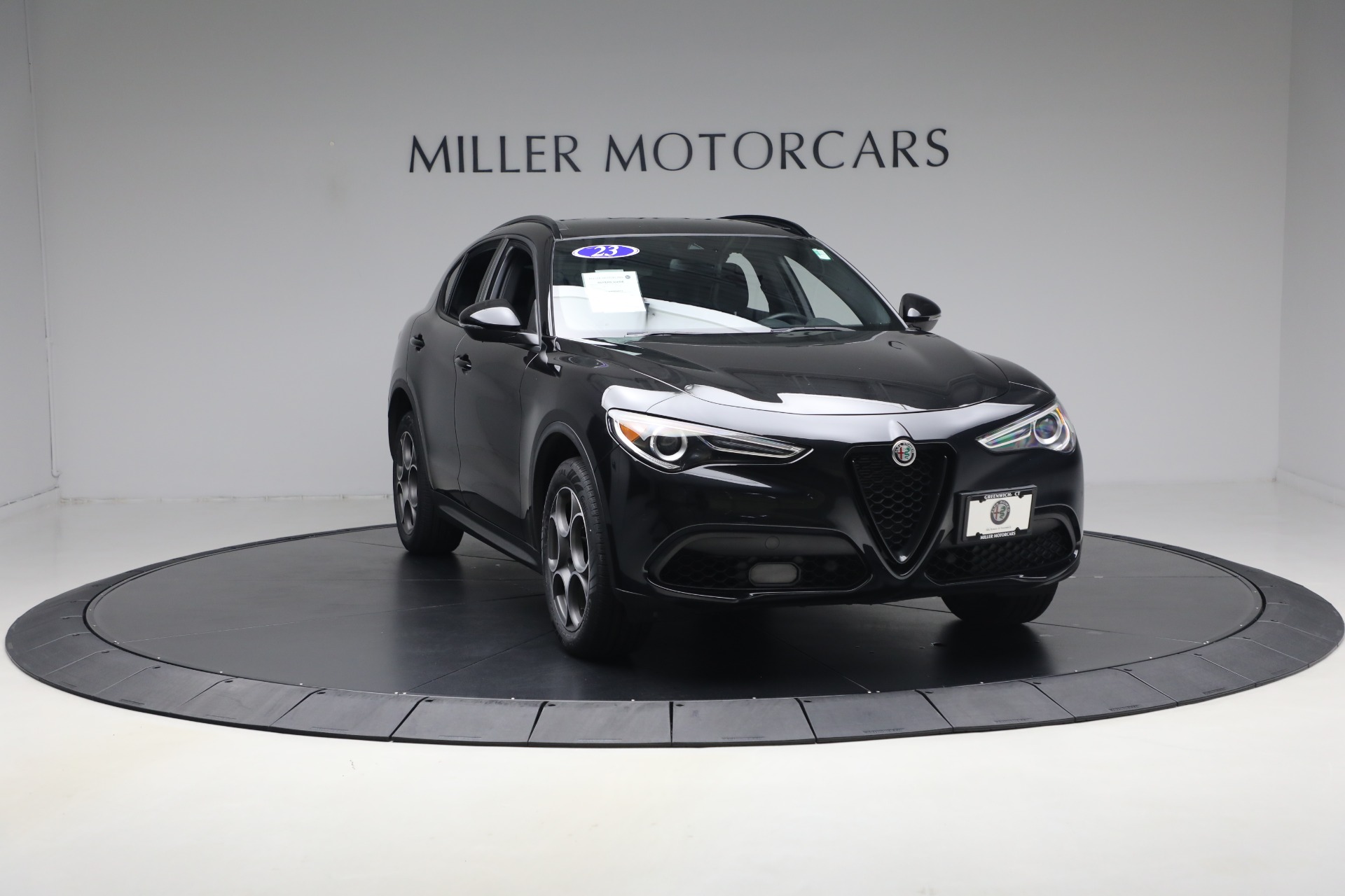 Used-2023-Alfa-Romeo-Stelvio-Sprint