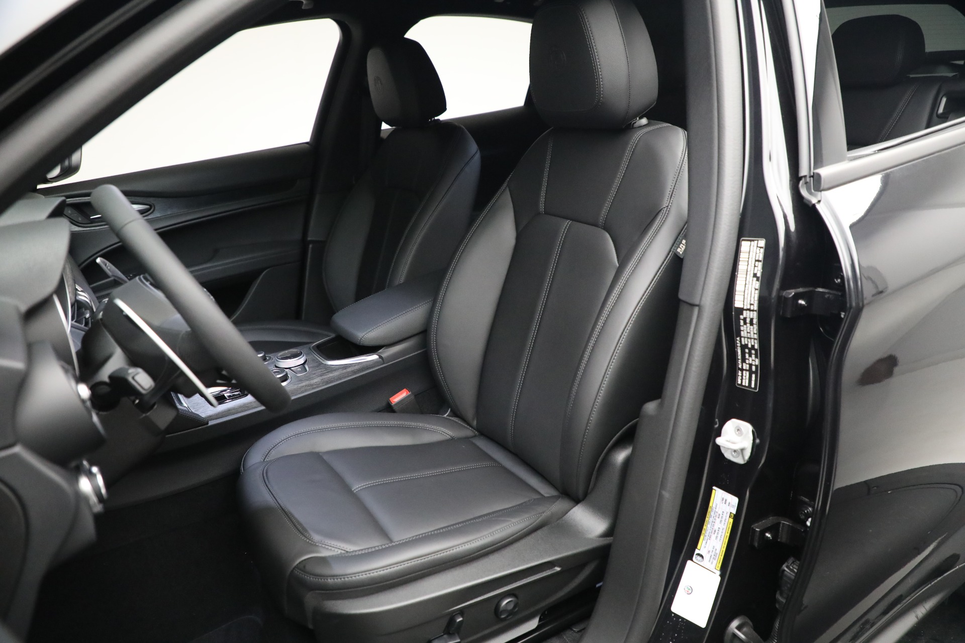 New-2023-Alfa-Romeo-Stelvio-Sprint