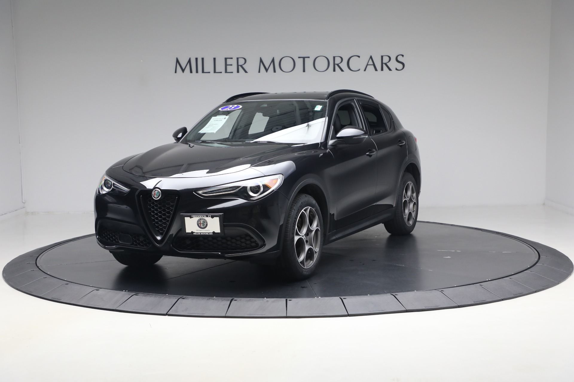 Used-2023-Alfa-Romeo-Stelvio-Sprint