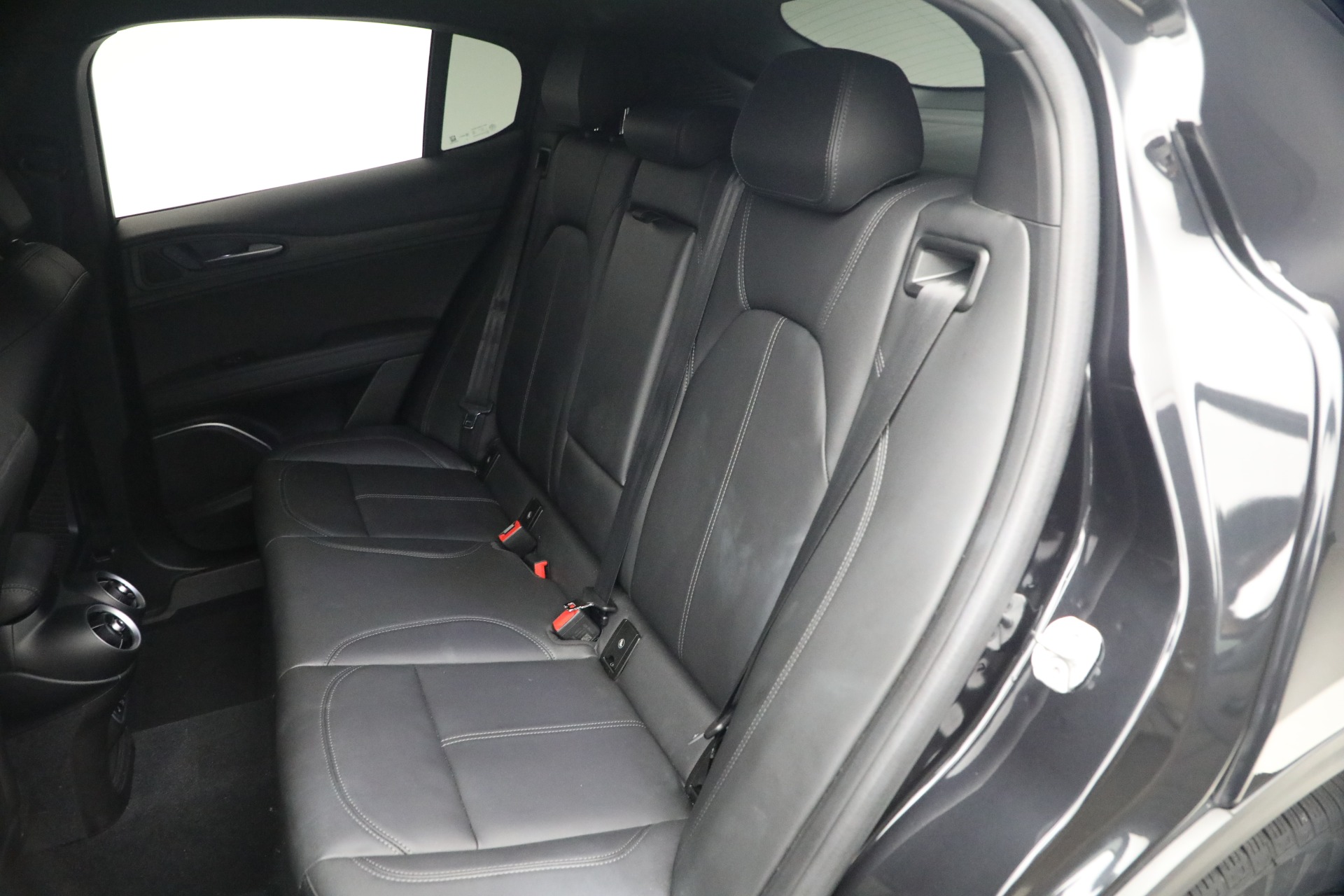 Used-2023-Alfa-Romeo-Stelvio-Sprint