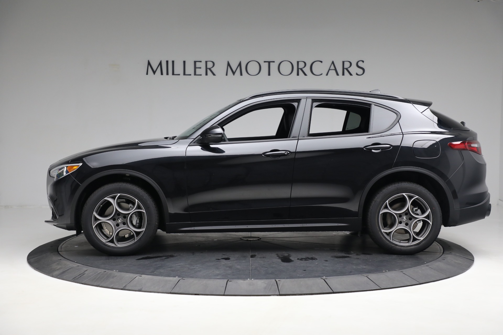 New-2023-Alfa-Romeo-Stelvio-Sprint