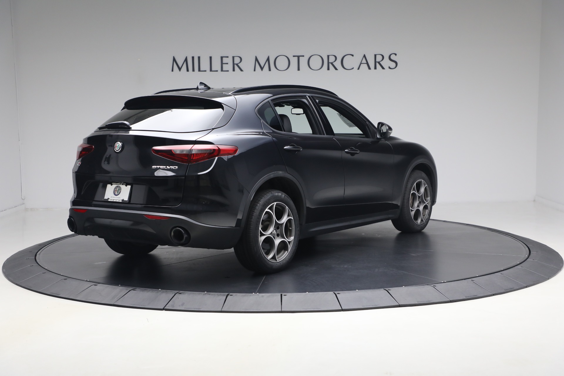 Used-2023-Alfa-Romeo-Stelvio-Sprint