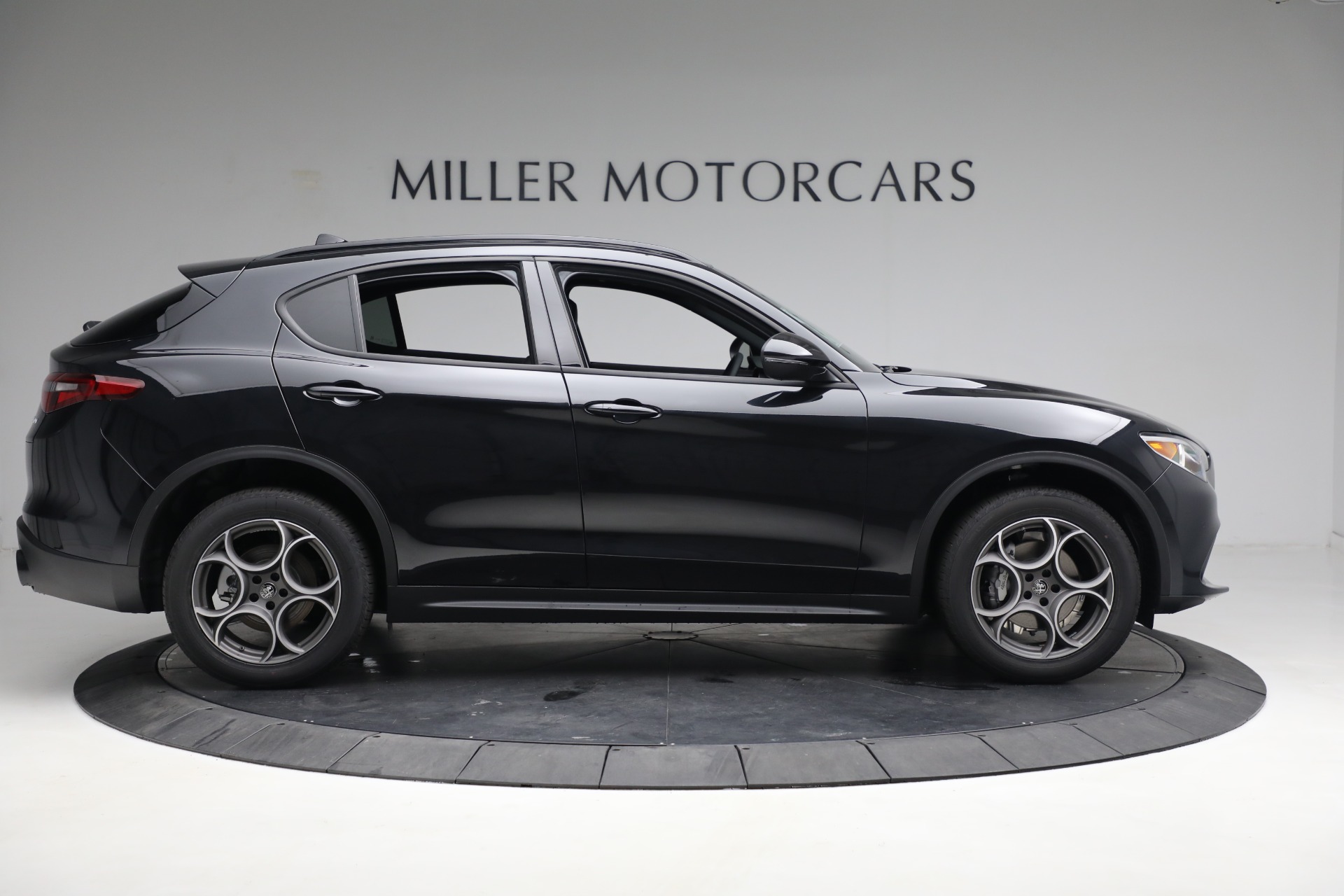 New-2023-Alfa-Romeo-Stelvio-Sprint