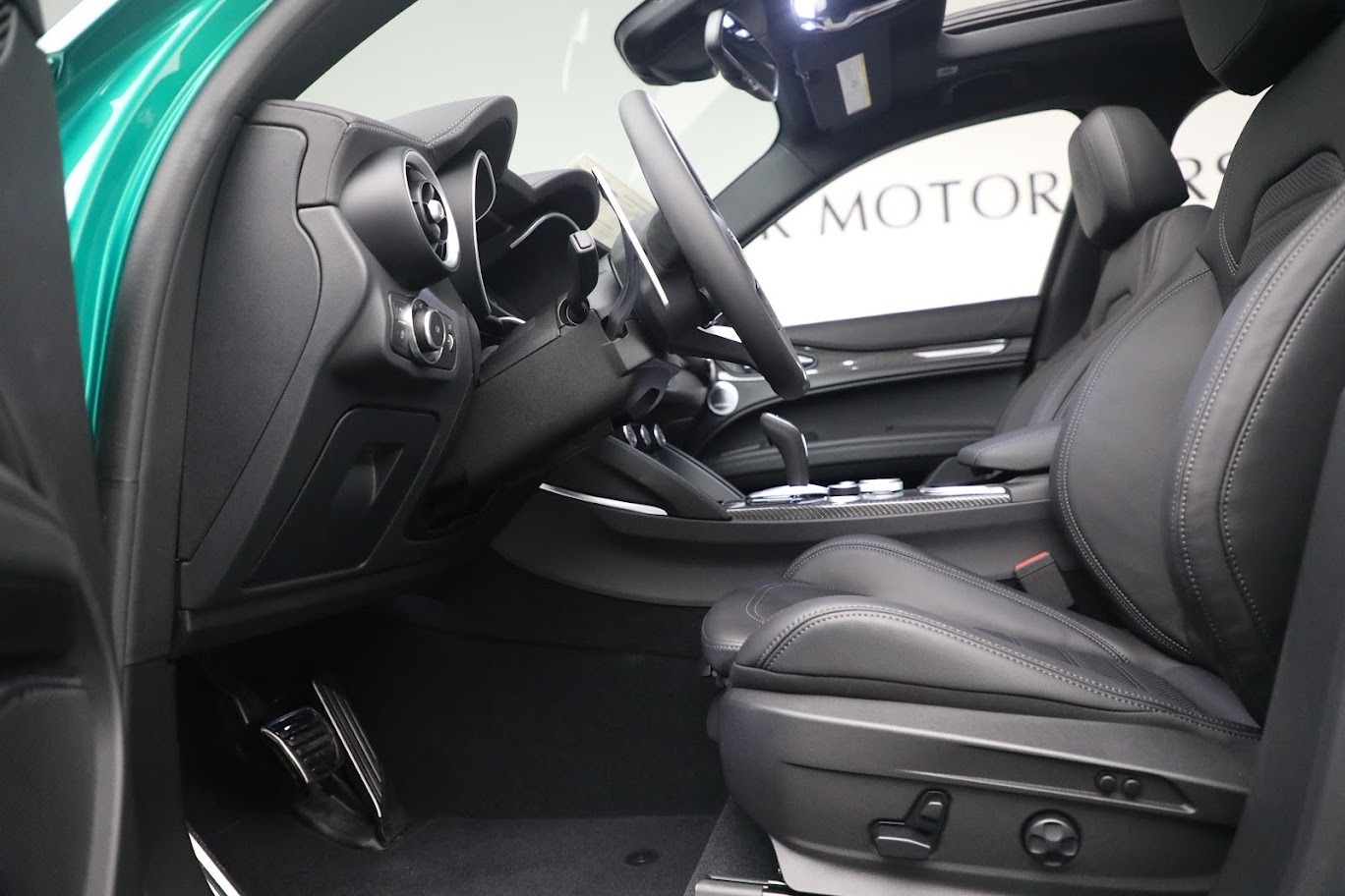 New-2023-Alfa-Romeo-Stelvio-Quadrifoglio