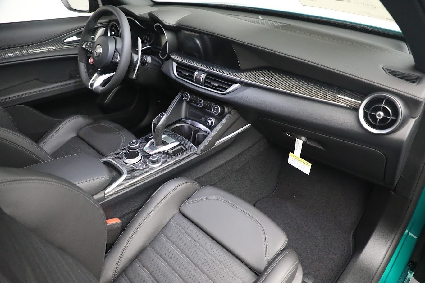 New-2023-Alfa-Romeo-Stelvio-Quadrifoglio