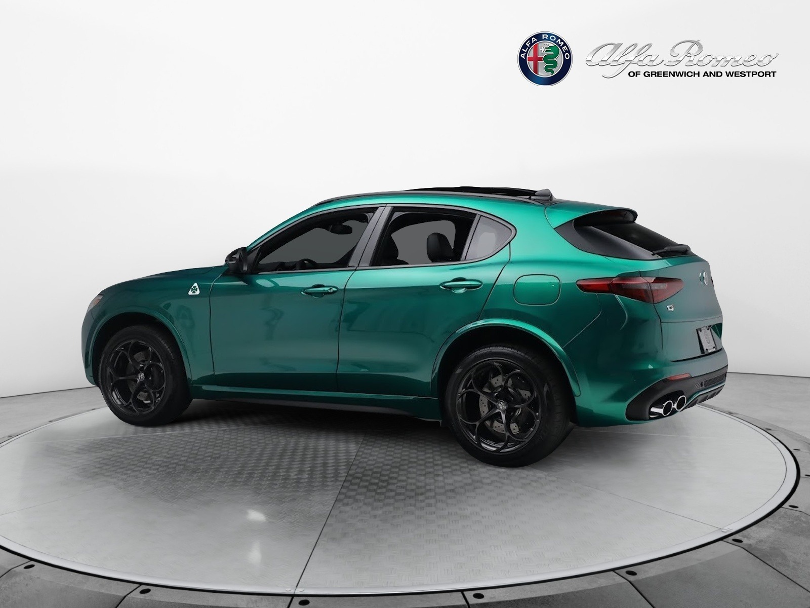 New-2023-Alfa-Romeo-Stelvio-Quadrifoglio