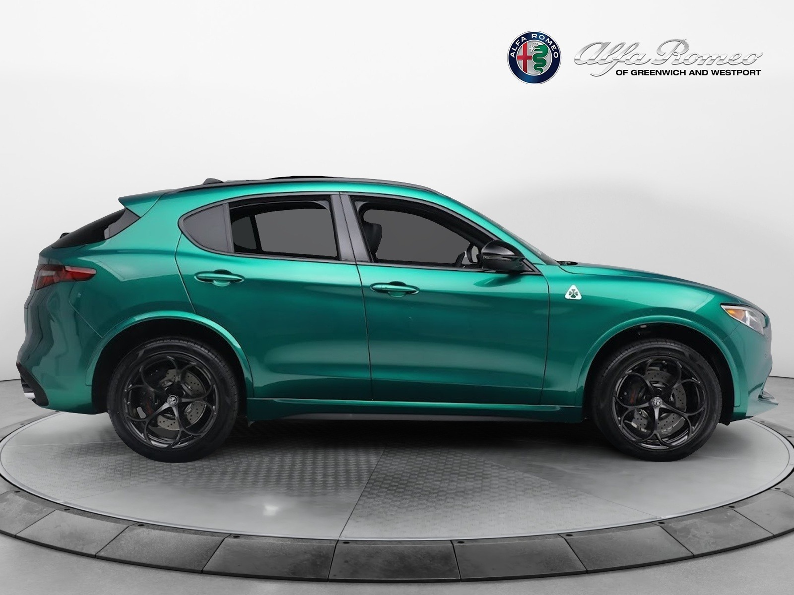 New-2023-Alfa-Romeo-Stelvio-Quadrifoglio