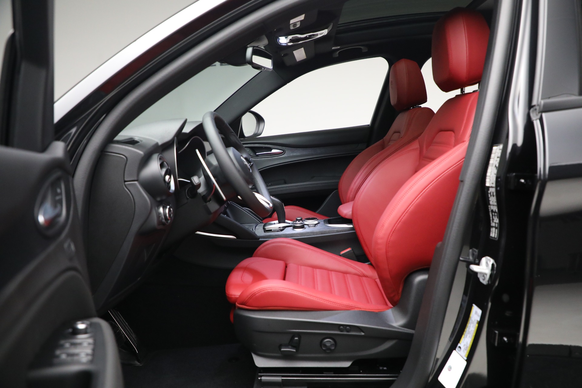 New-2023-Alfa-Romeo-Stelvio-Sprint