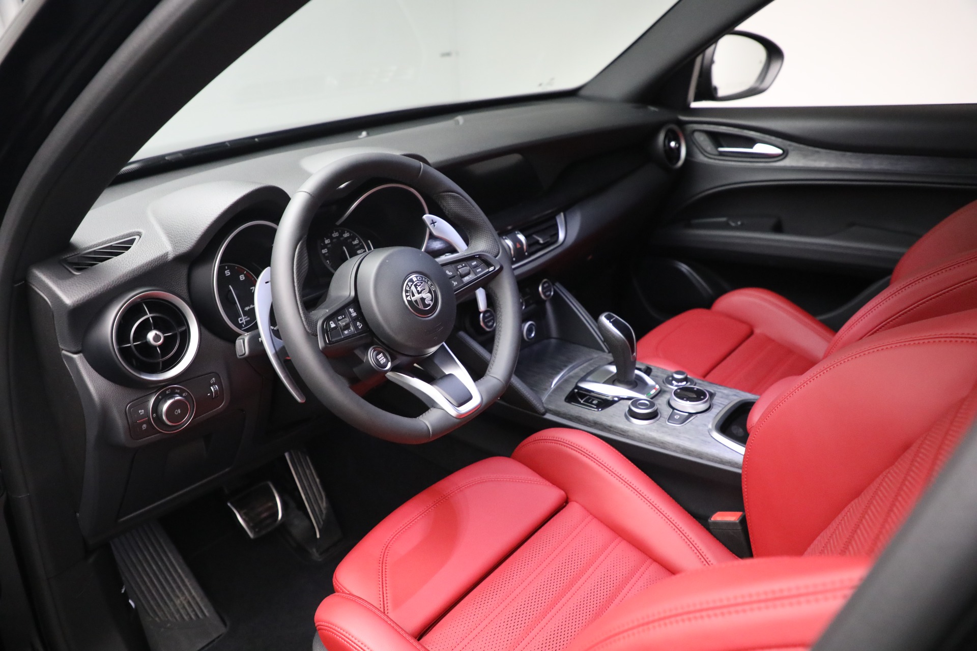 New-2023-Alfa-Romeo-Stelvio-Sprint