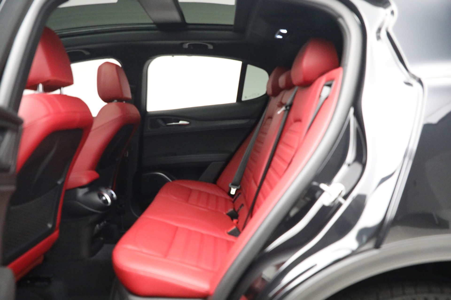 New-2023-Alfa-Romeo-Stelvio-Sprint