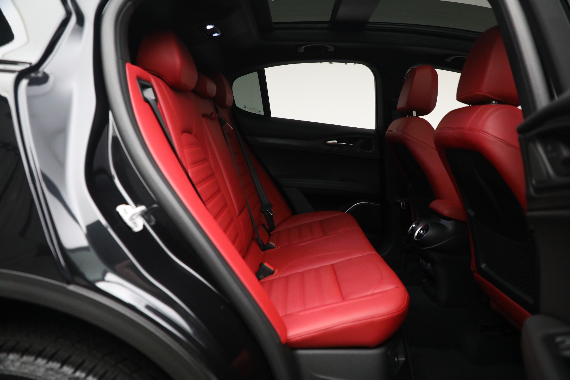 New-2023-Alfa-Romeo-Stelvio-Sprint