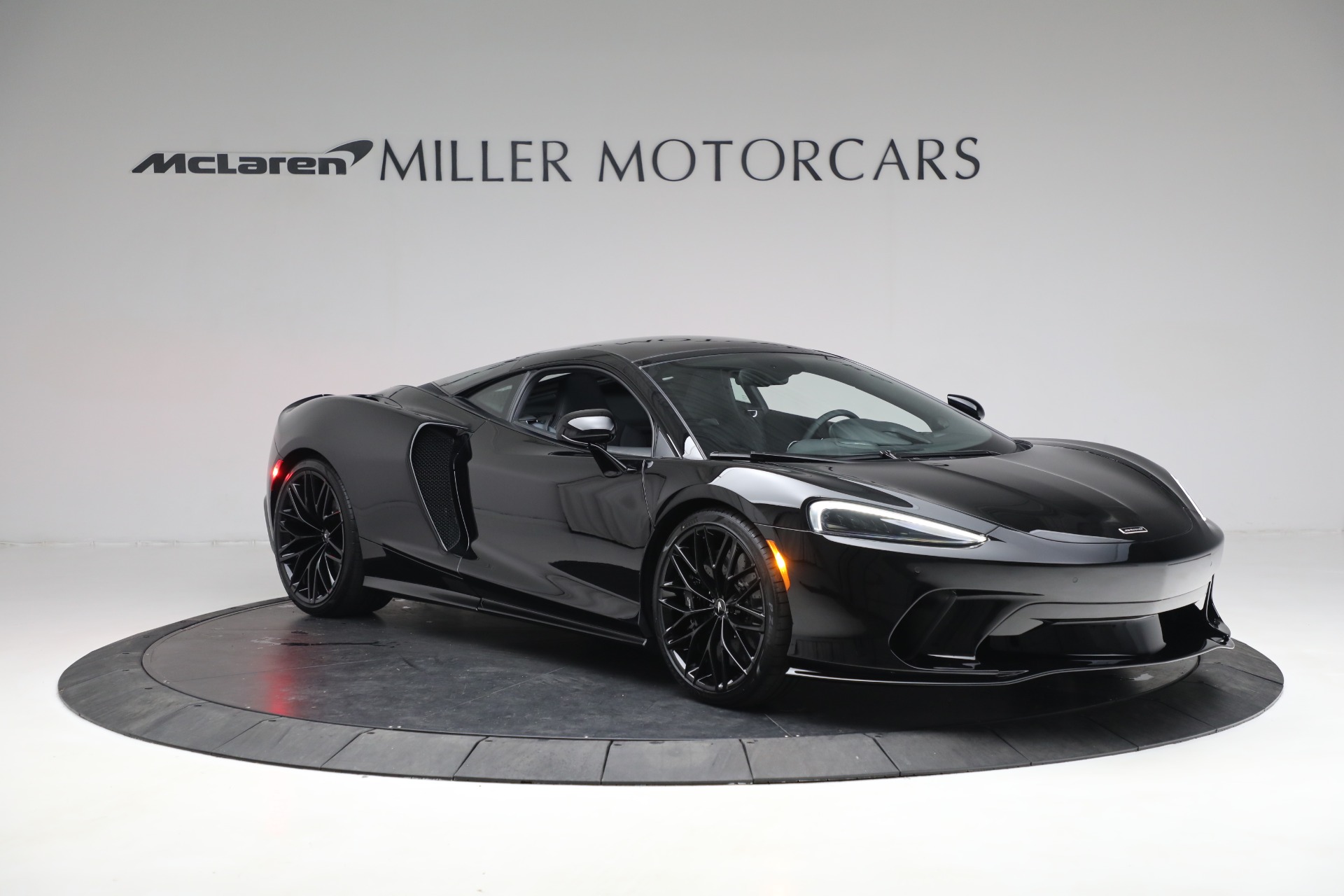 New-2023-McLaren-GT-Luxe