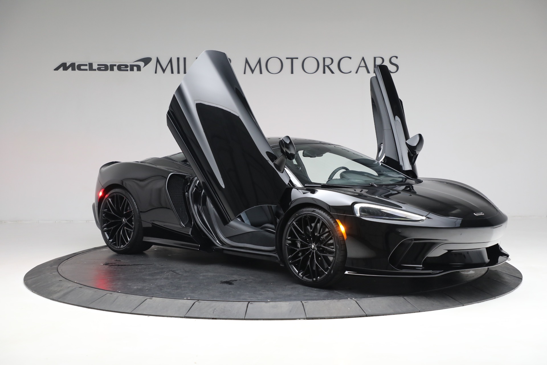 New-2023-McLaren-GT-Luxe