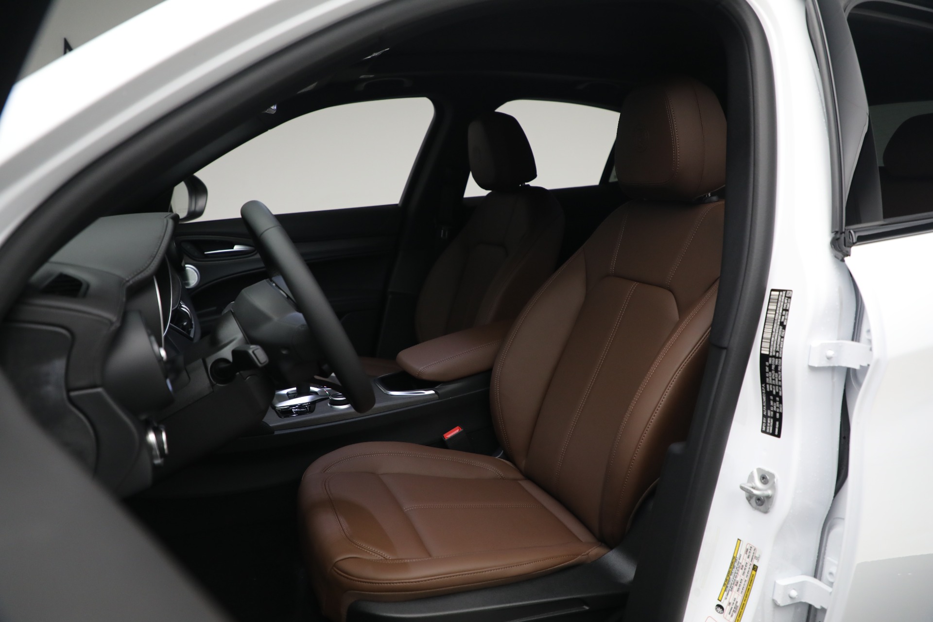 New-2023-Alfa-Romeo-Stelvio-Ti