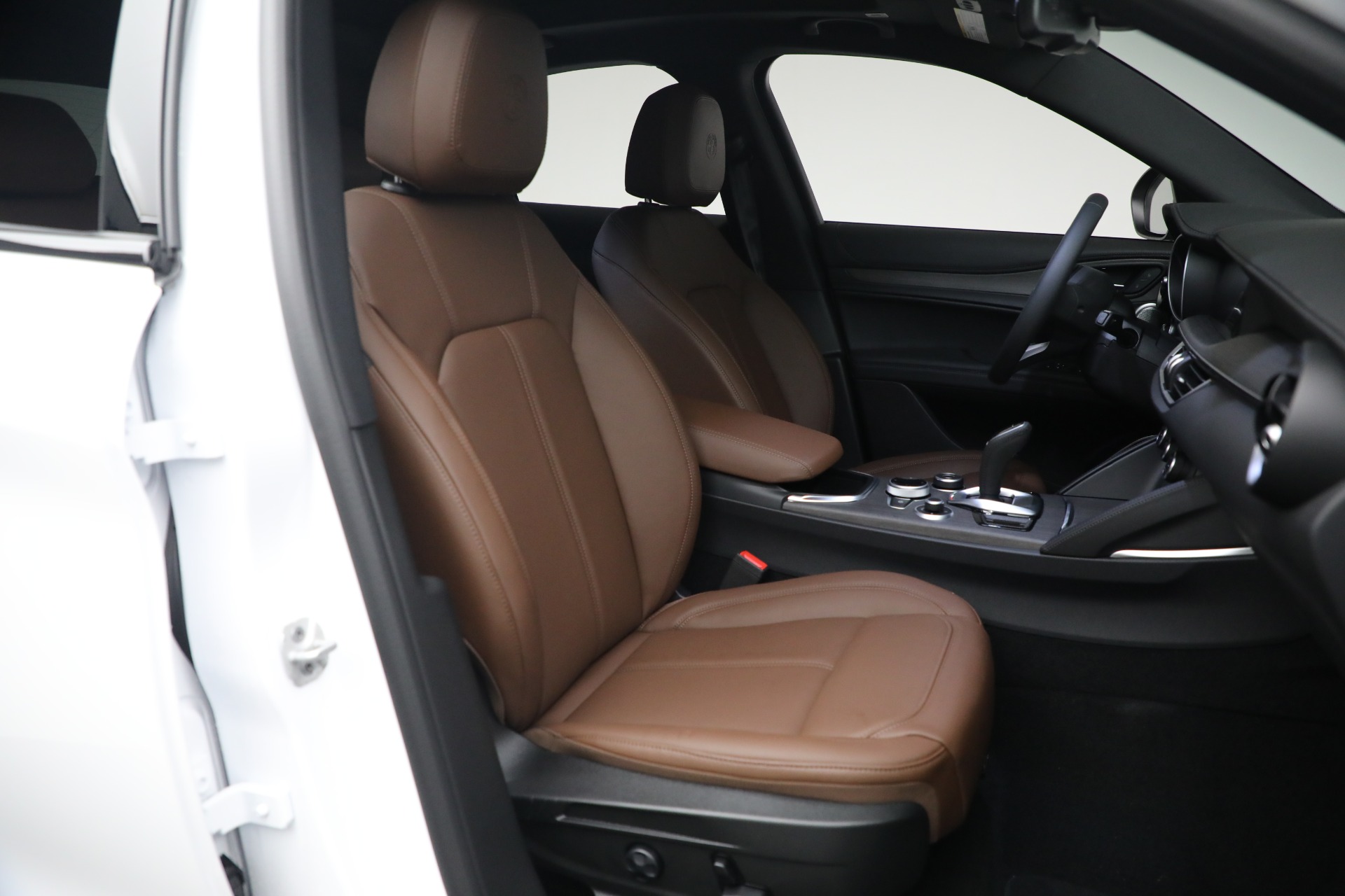 New-2023-Alfa-Romeo-Stelvio-Ti