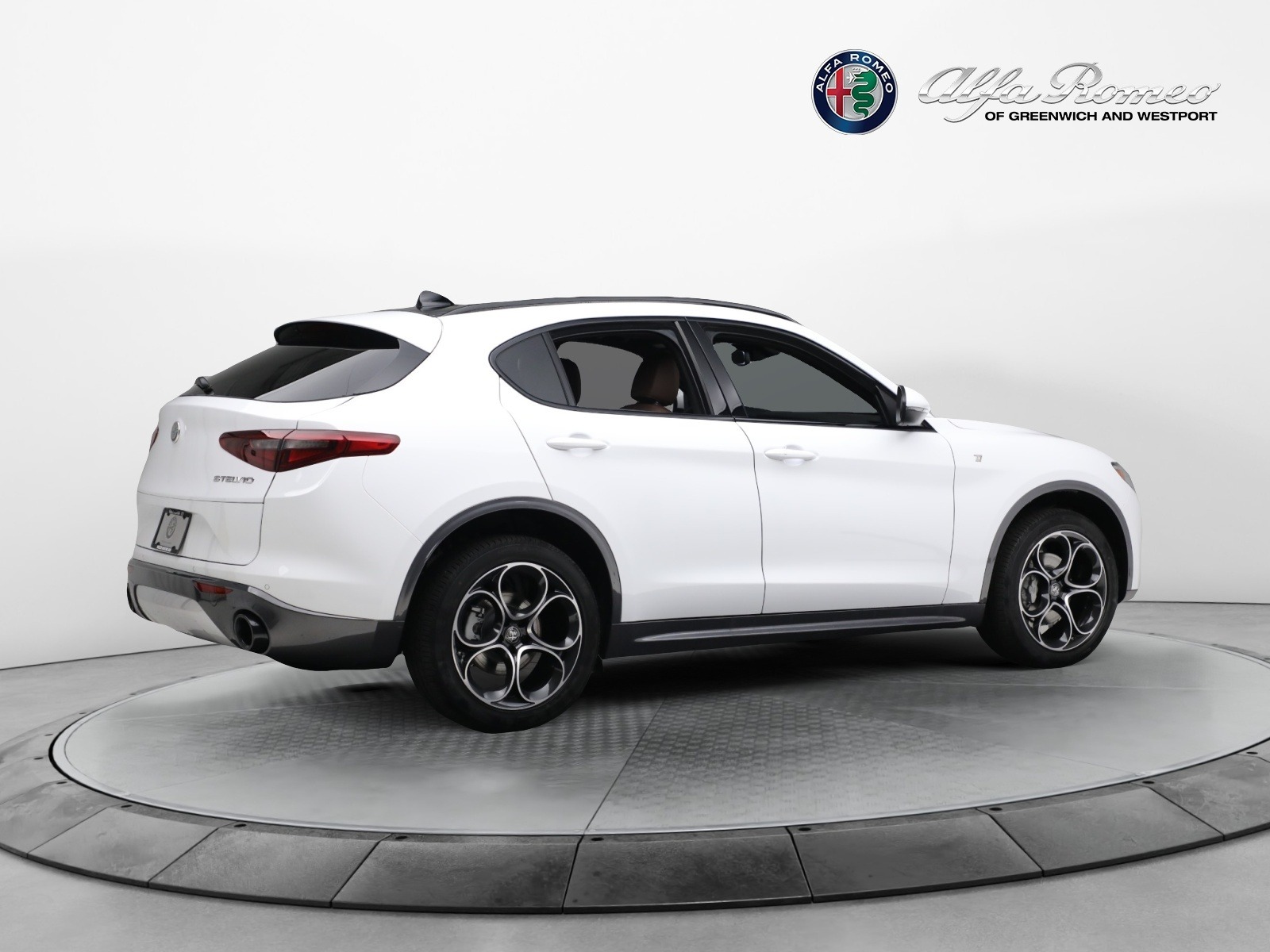 New-2023-Alfa-Romeo-Stelvio-Ti