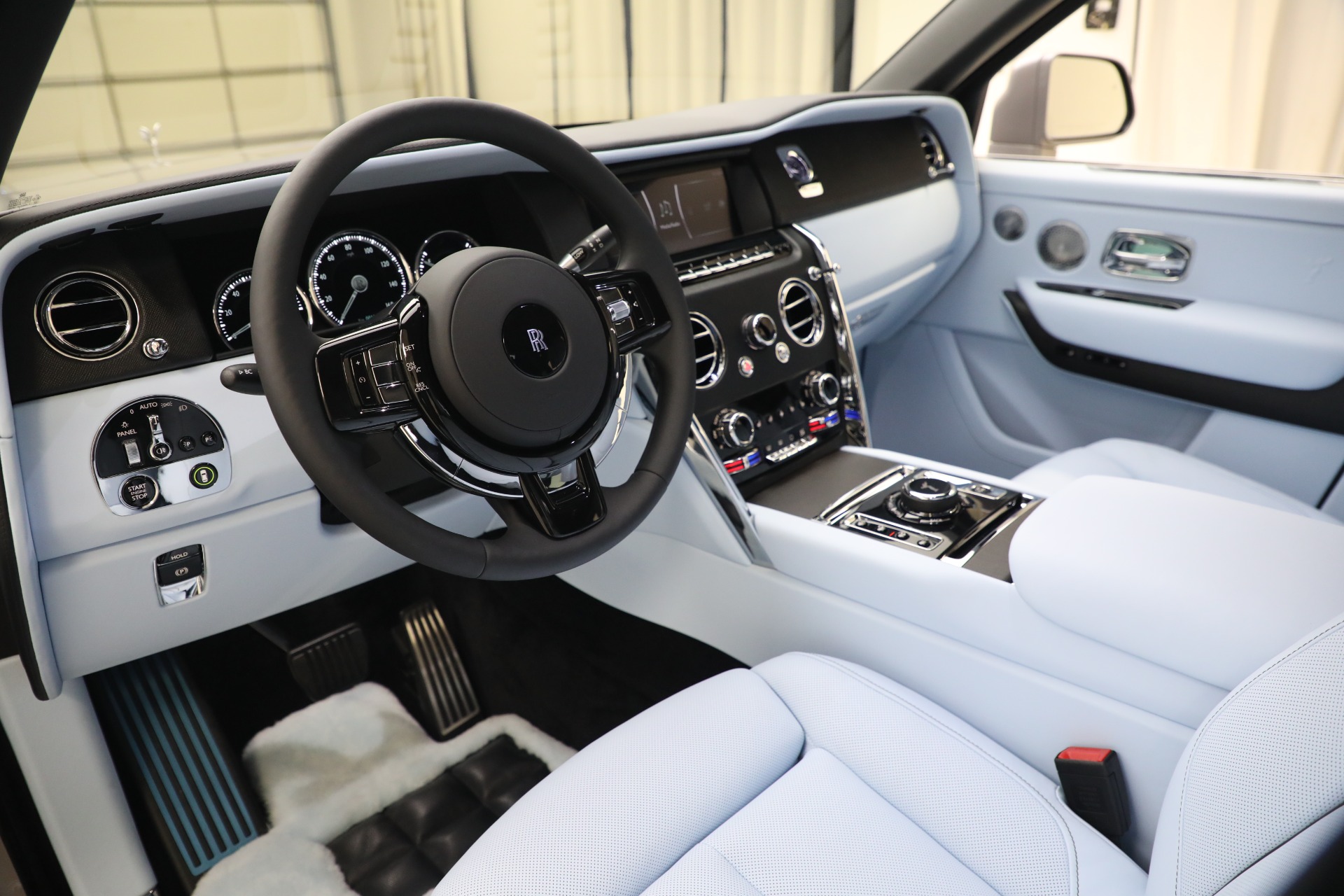 New-2023-Rolls-Royce-Cullinan