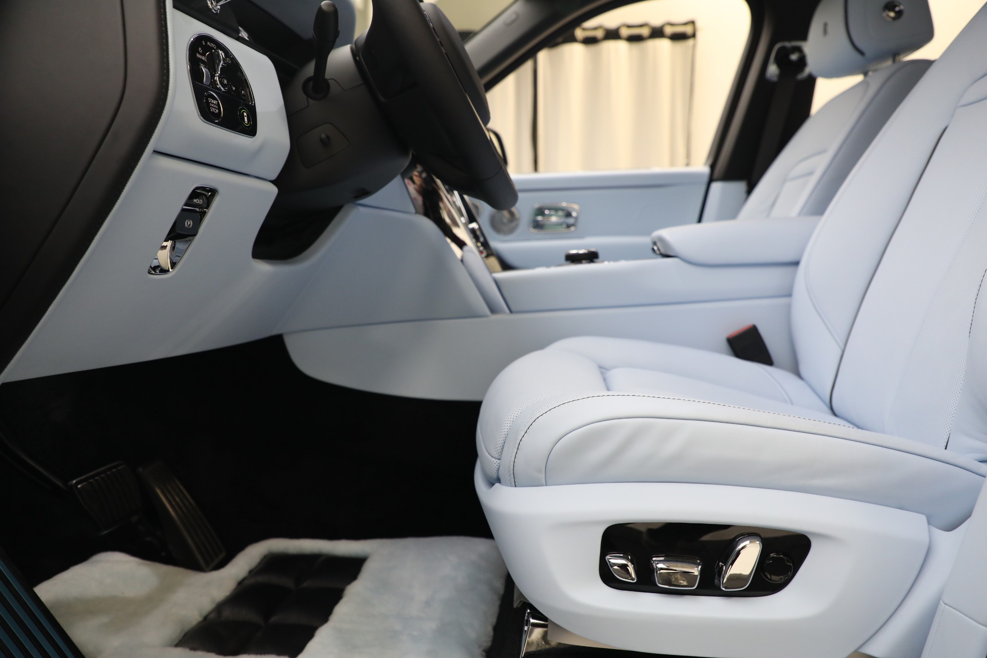 New-2023-Rolls-Royce-Cullinan