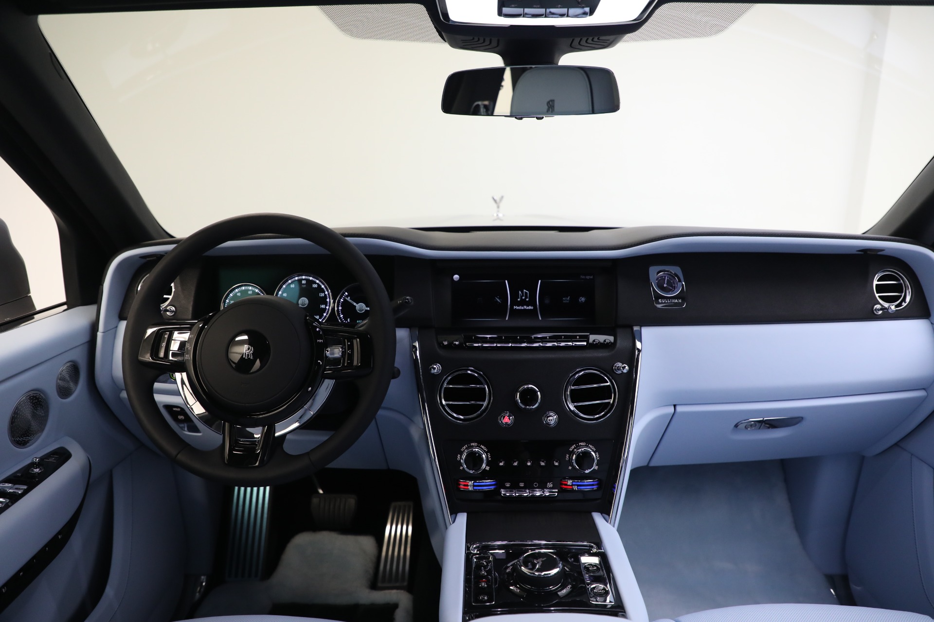 New-2023-Rolls-Royce-Cullinan