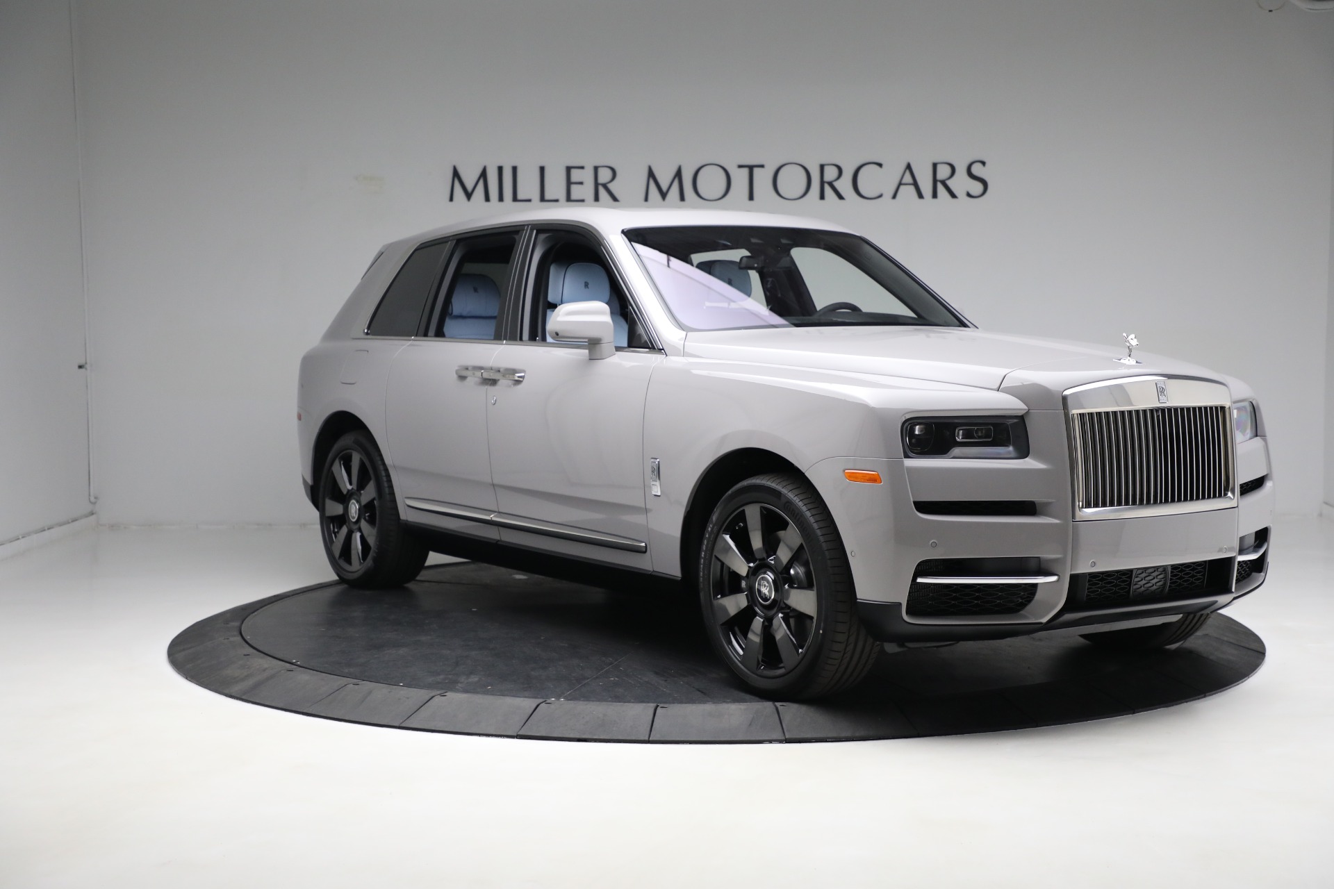 New-2023-Rolls-Royce-Cullinan