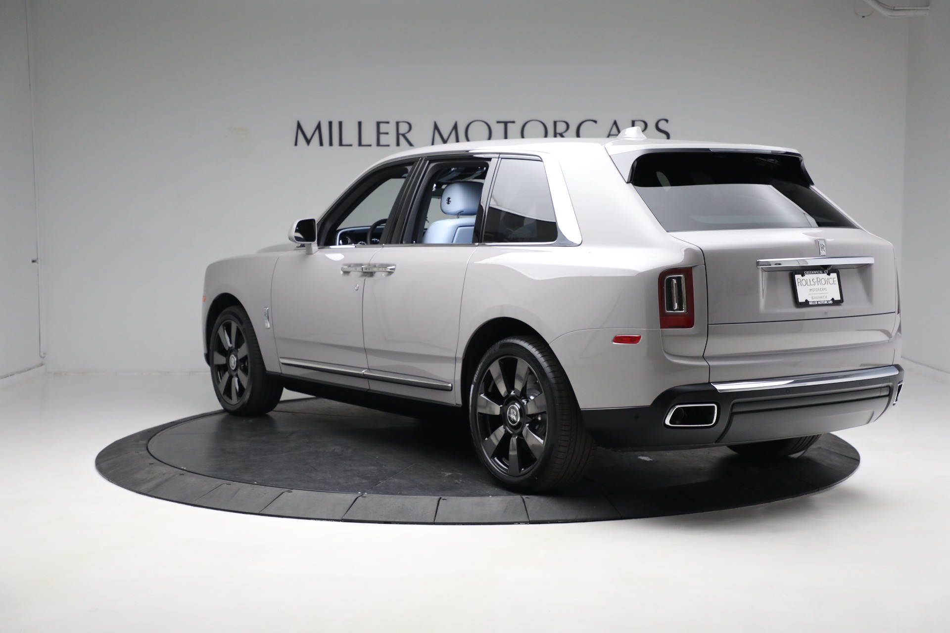 New-2023-Rolls-Royce-Cullinan