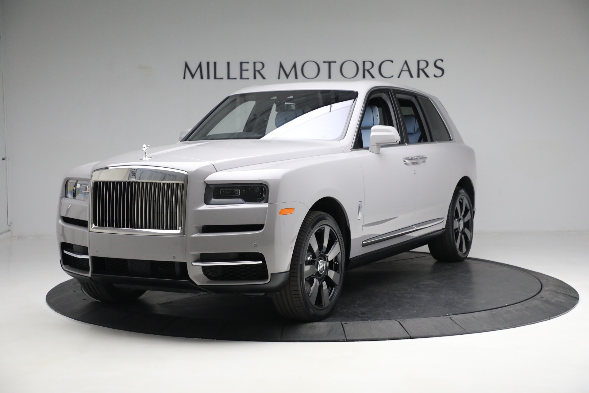 New-2023-Rolls-Royce-Cullinan