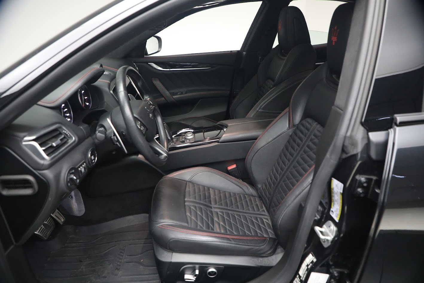 Used-2023-Maserati-Ghibli-Modena-Q4