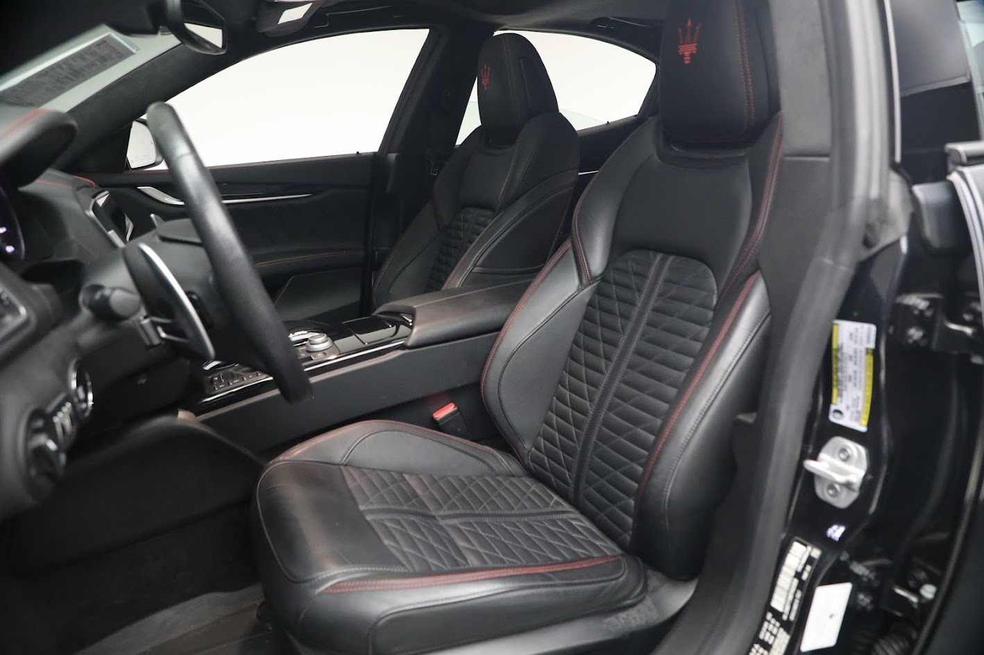 Used-2023-Maserati-Ghibli-Modena-Q4