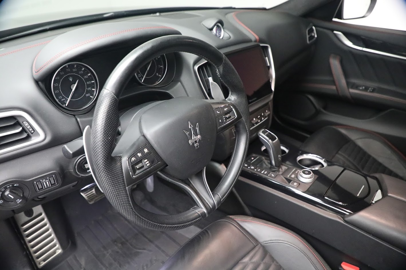 Used-2023-Maserati-Ghibli-Modena-Q4