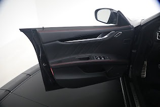 Used-2023-Maserati-Ghibli-Modena-Q4