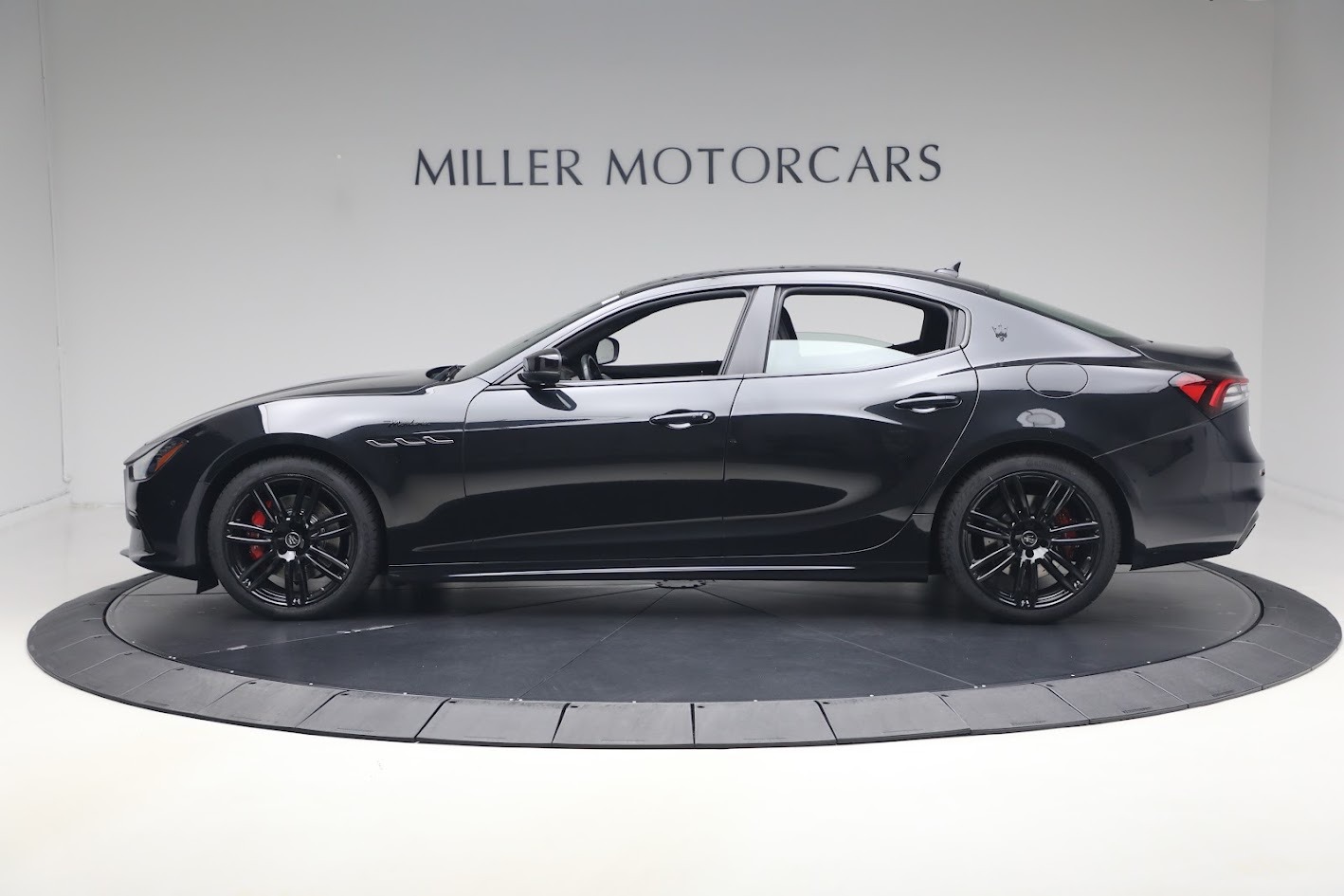 Used-2023-Maserati-Ghibli-Modena-Q4