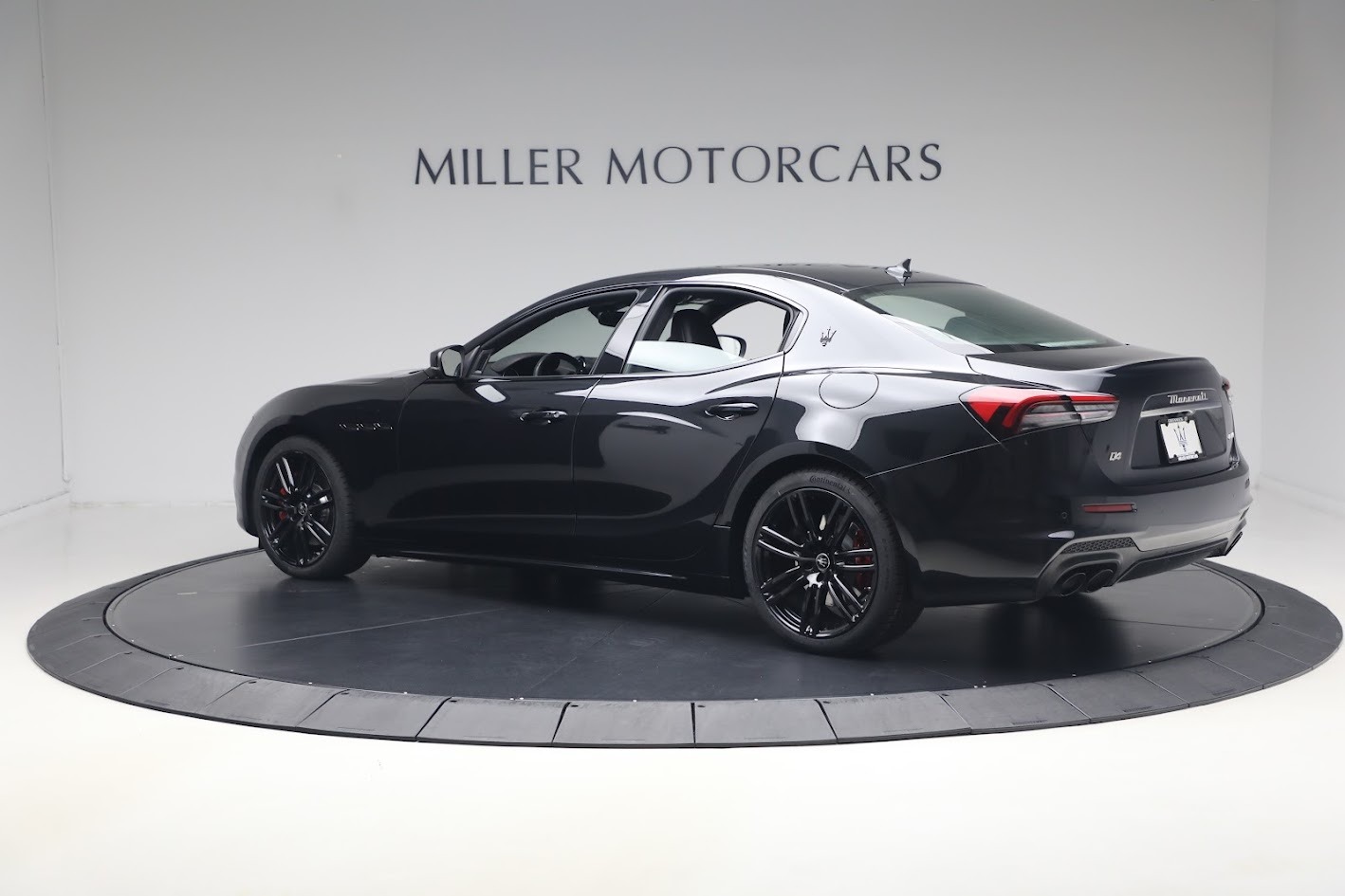 Used-2023-Maserati-Ghibli-Modena-Q4