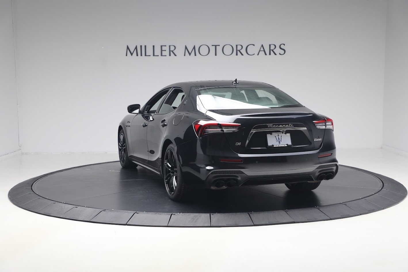 Used-2023-Maserati-Ghibli-Modena-Q4