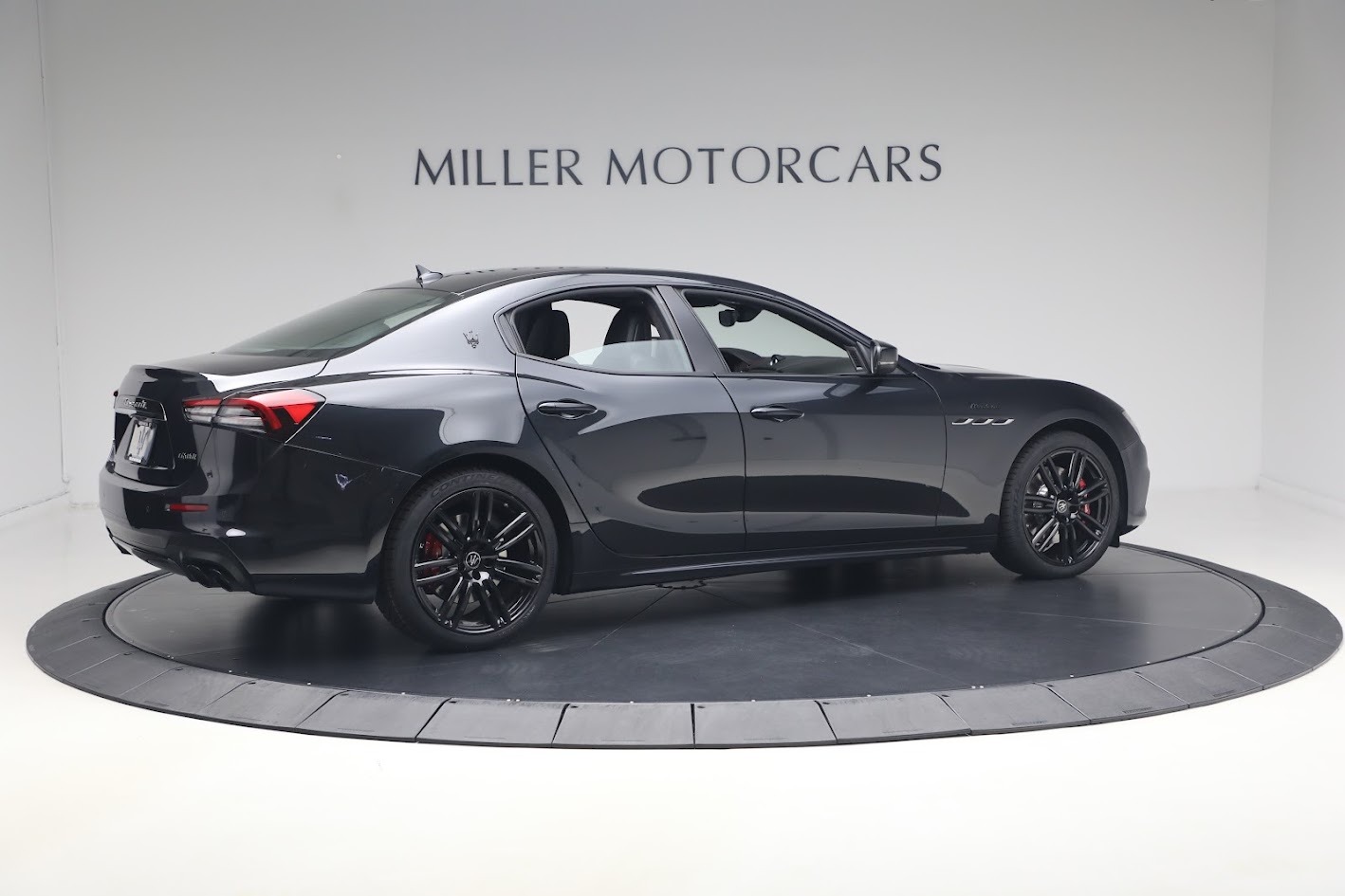 Used-2023-Maserati-Ghibli-Modena-Q4
