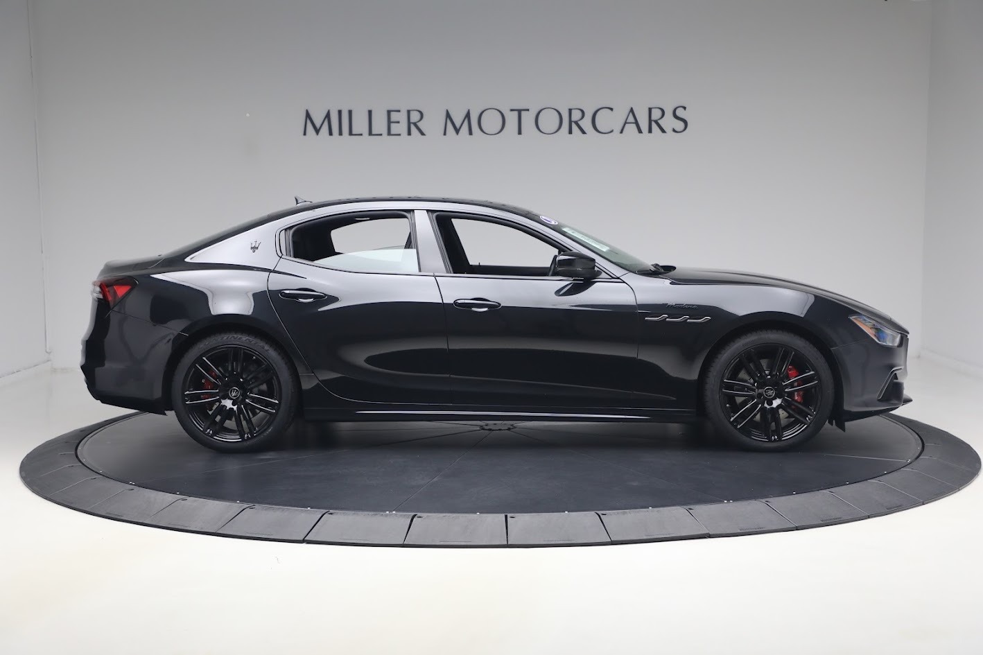 Used-2023-Maserati-Ghibli-Modena-Q4