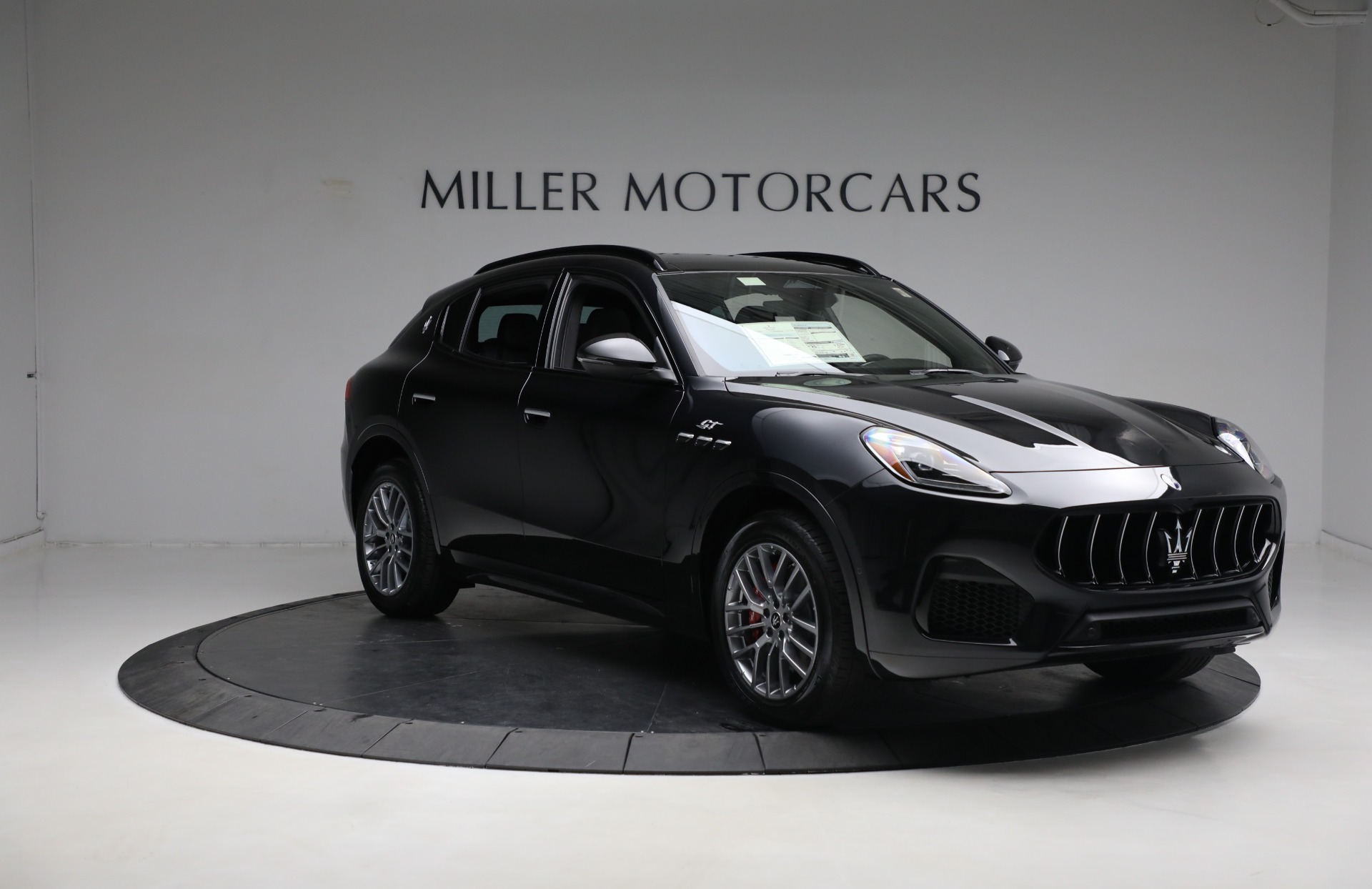 New-2023-Maserati-Grecale-GT