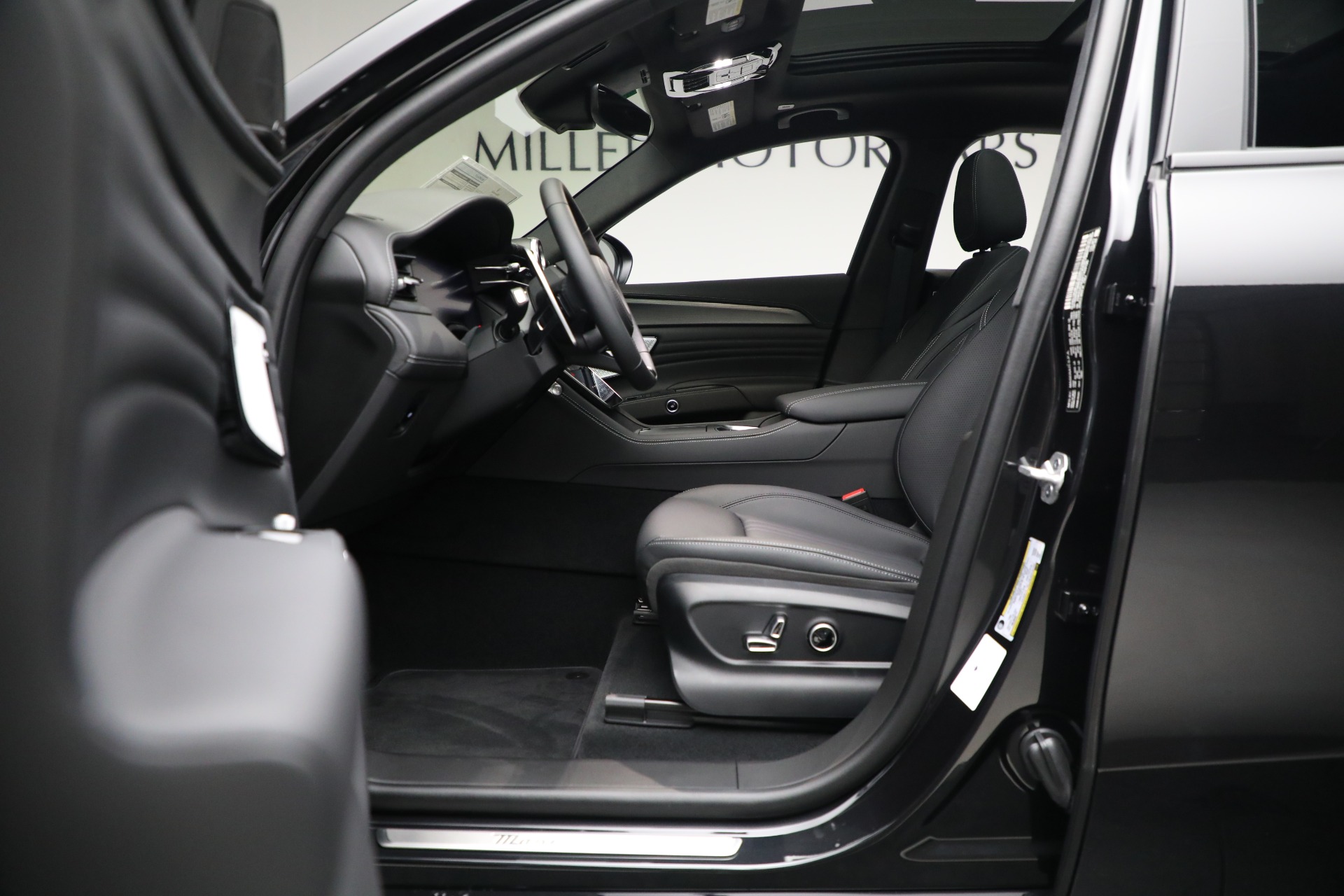 New-2023-Maserati-Grecale-GT