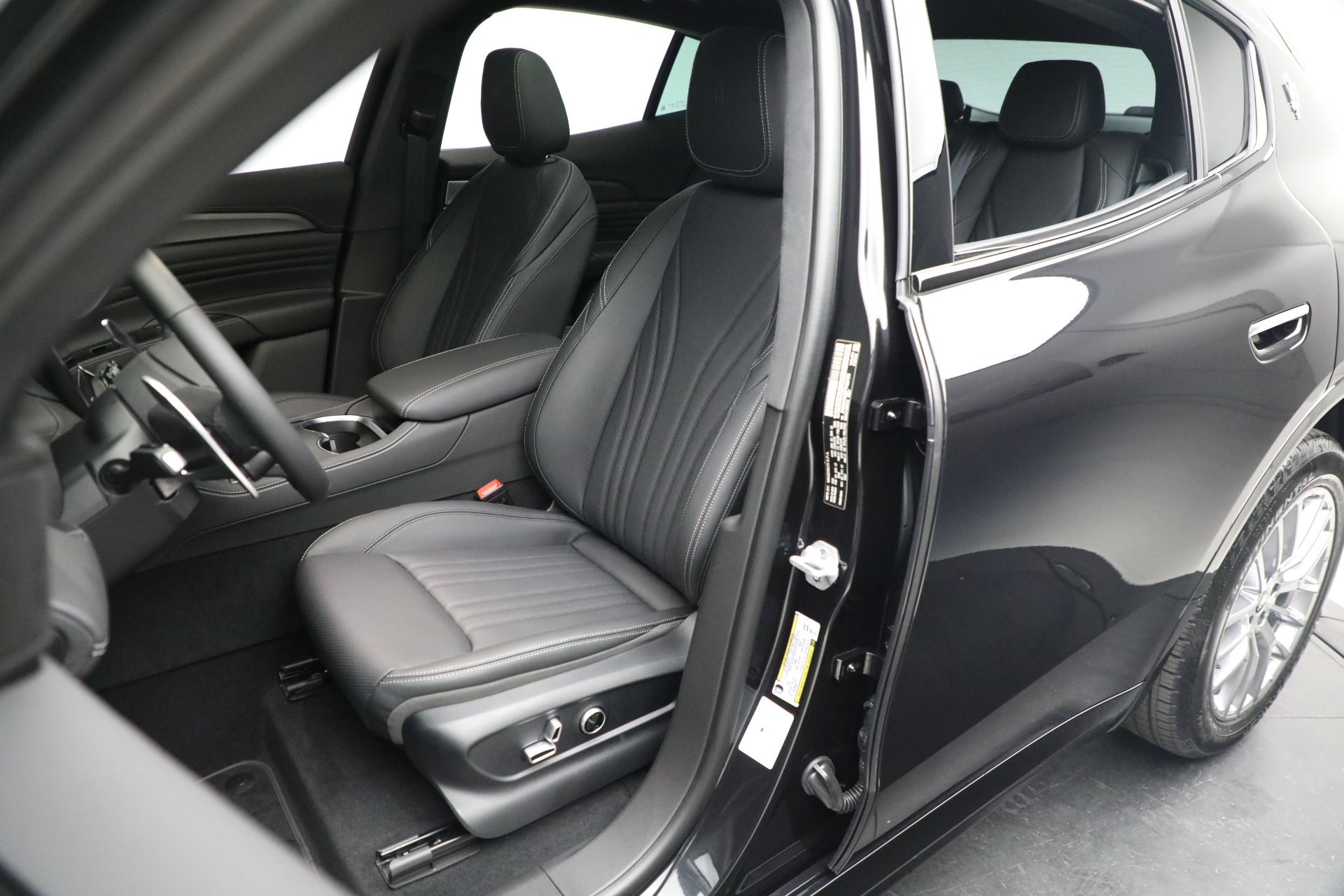 New-2023-Maserati-Grecale-GT