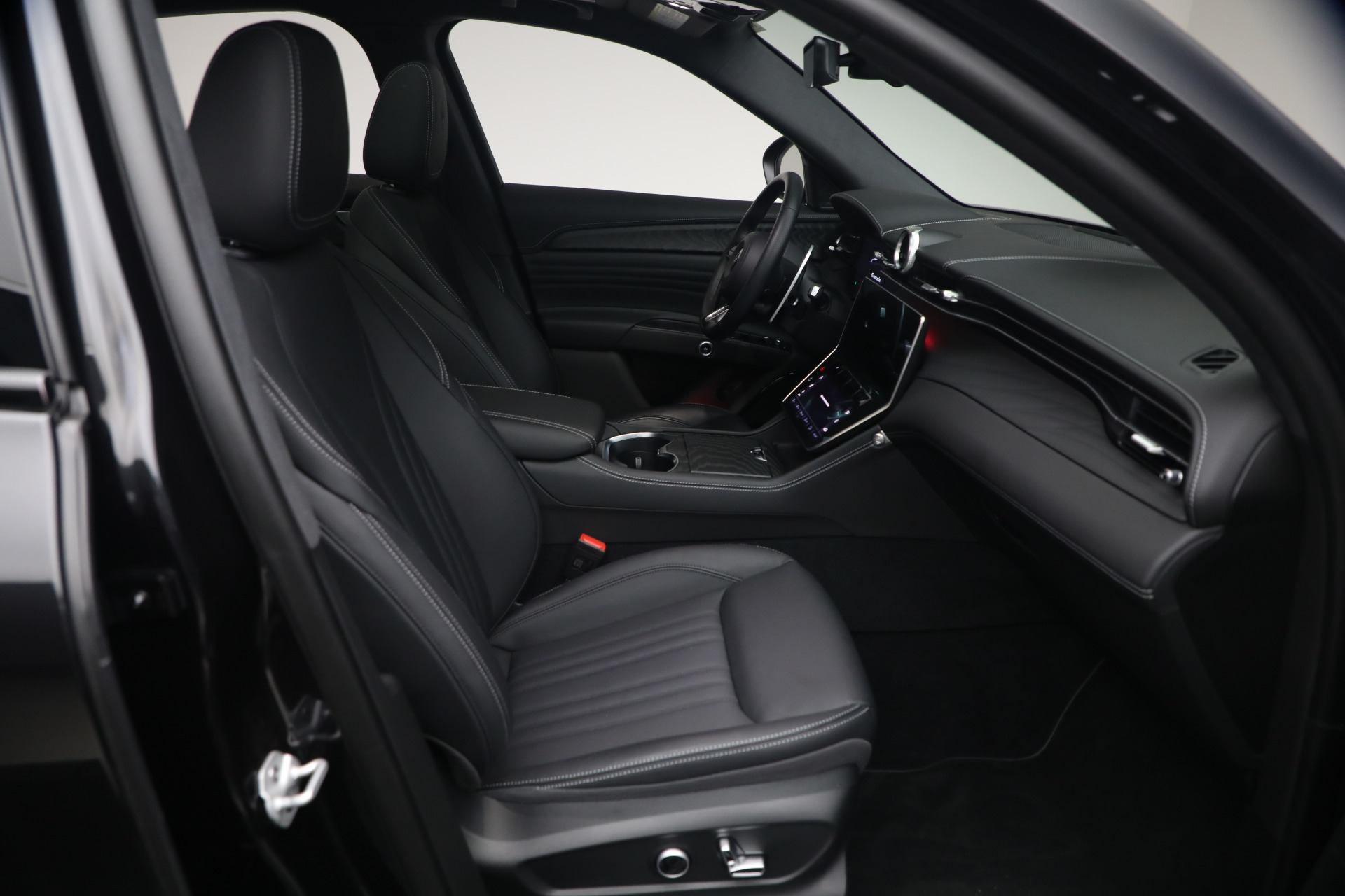 Used-2023-Maserati-Grecale-GT