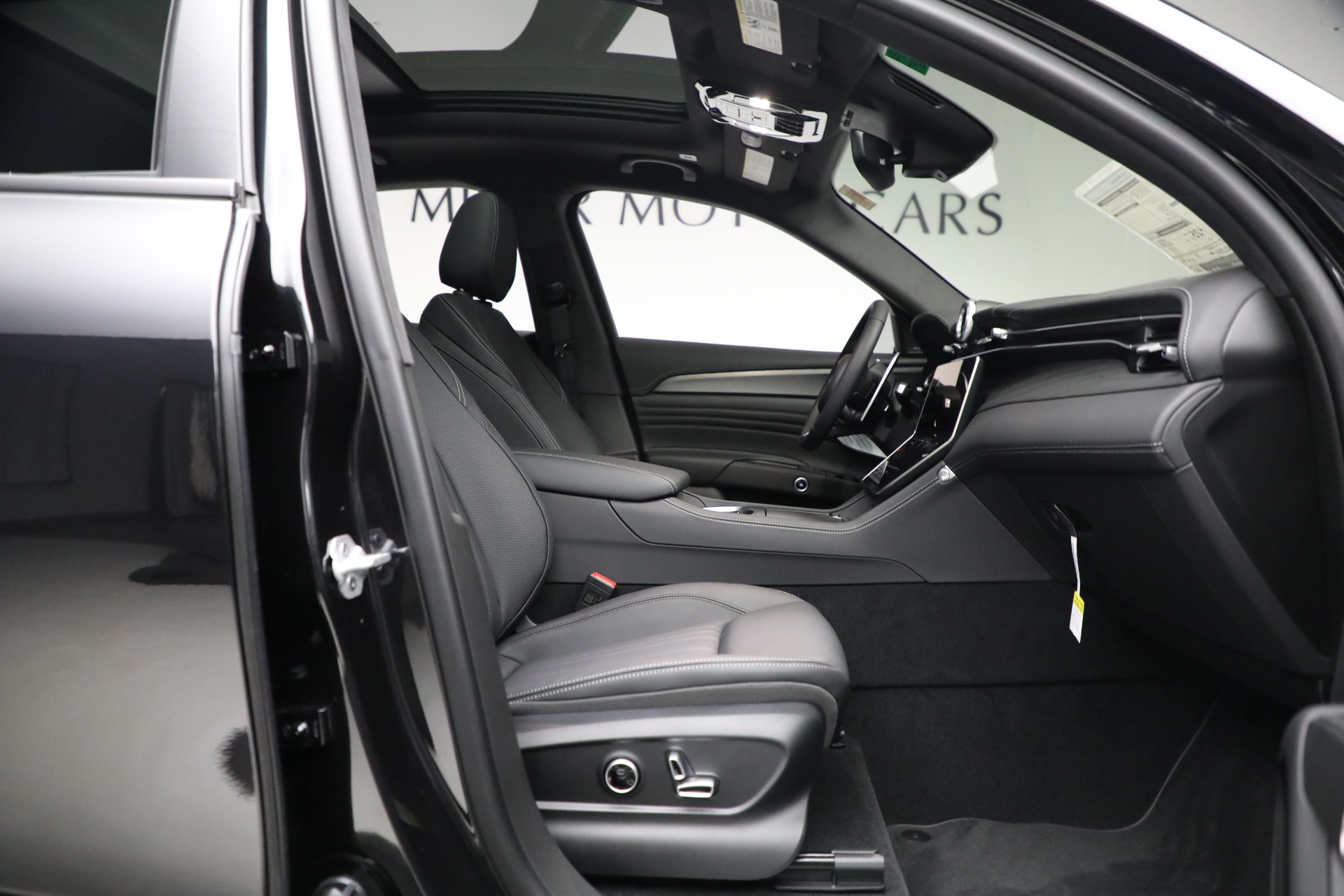 New-2023-Maserati-Grecale-GT