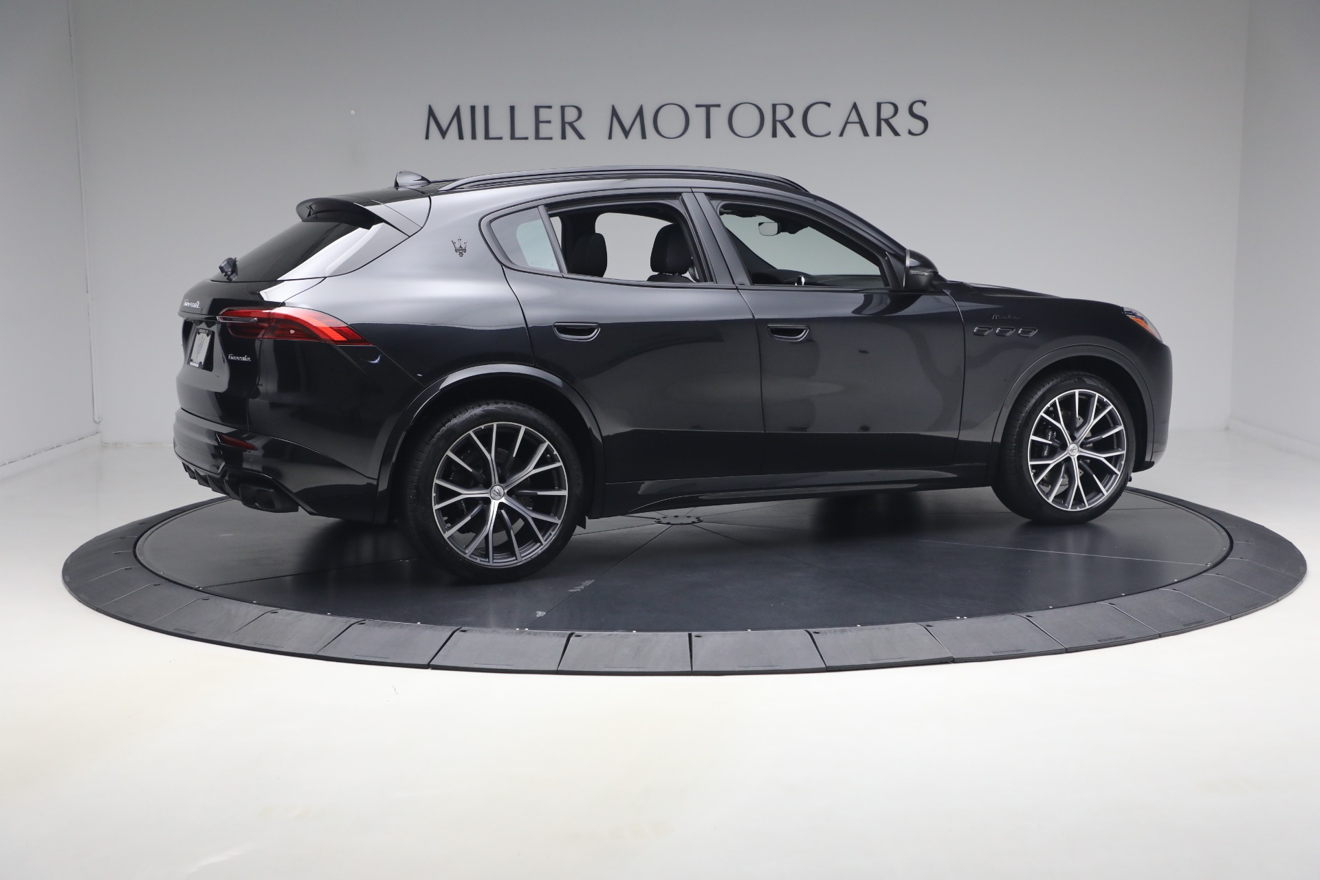 Used-2023-Maserati-Grecale-GT