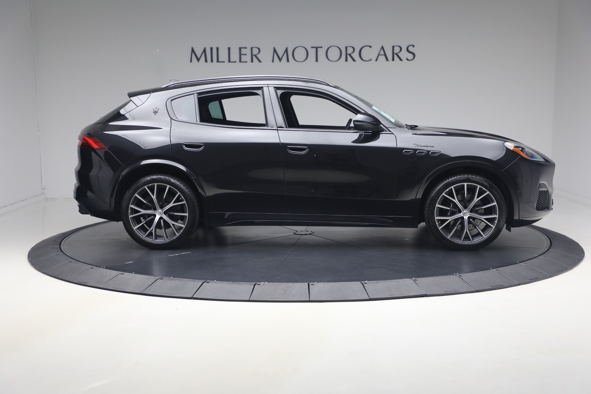 Used-2023-Maserati-Grecale-GT