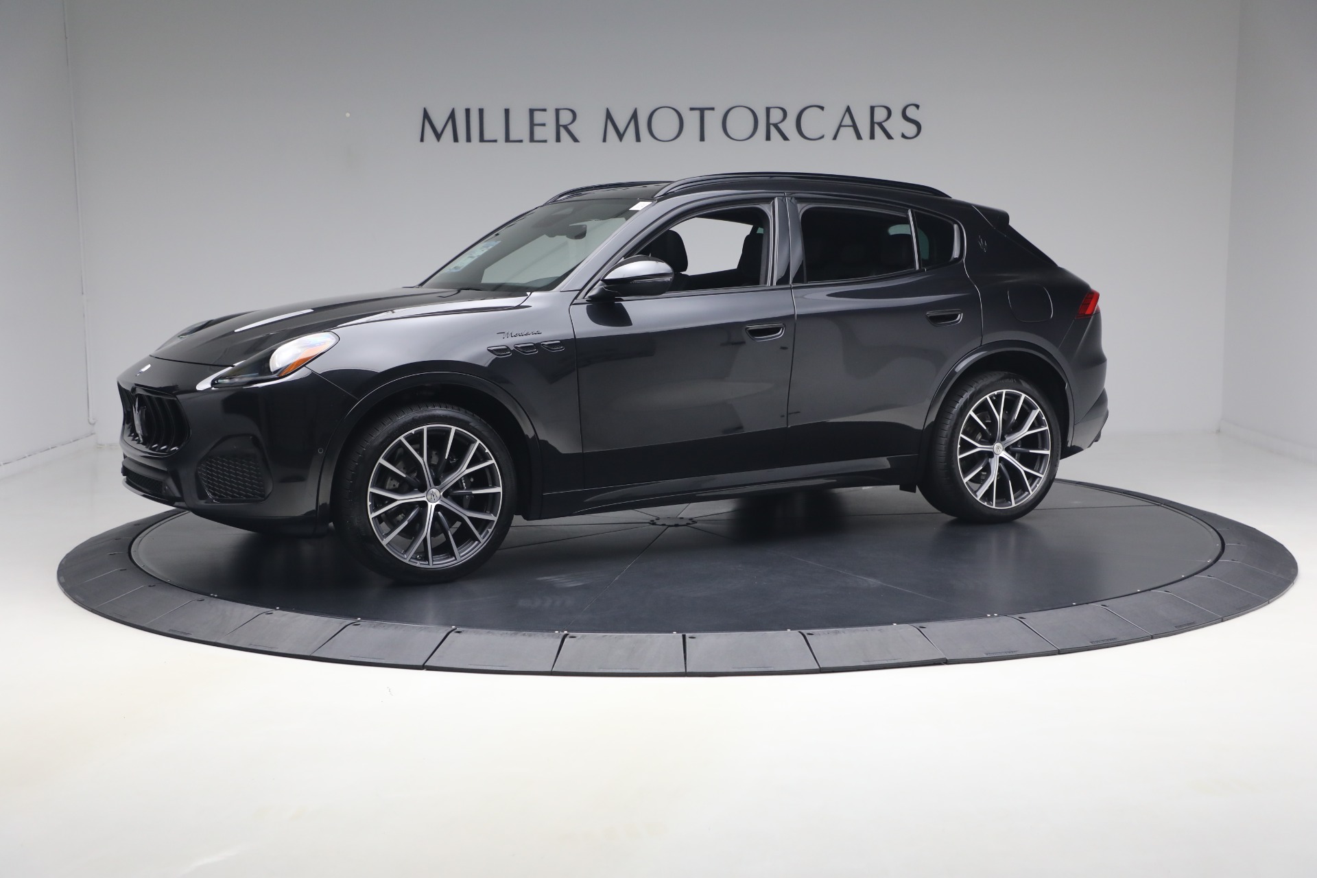 Used-2023-Maserati-Grecale-GT